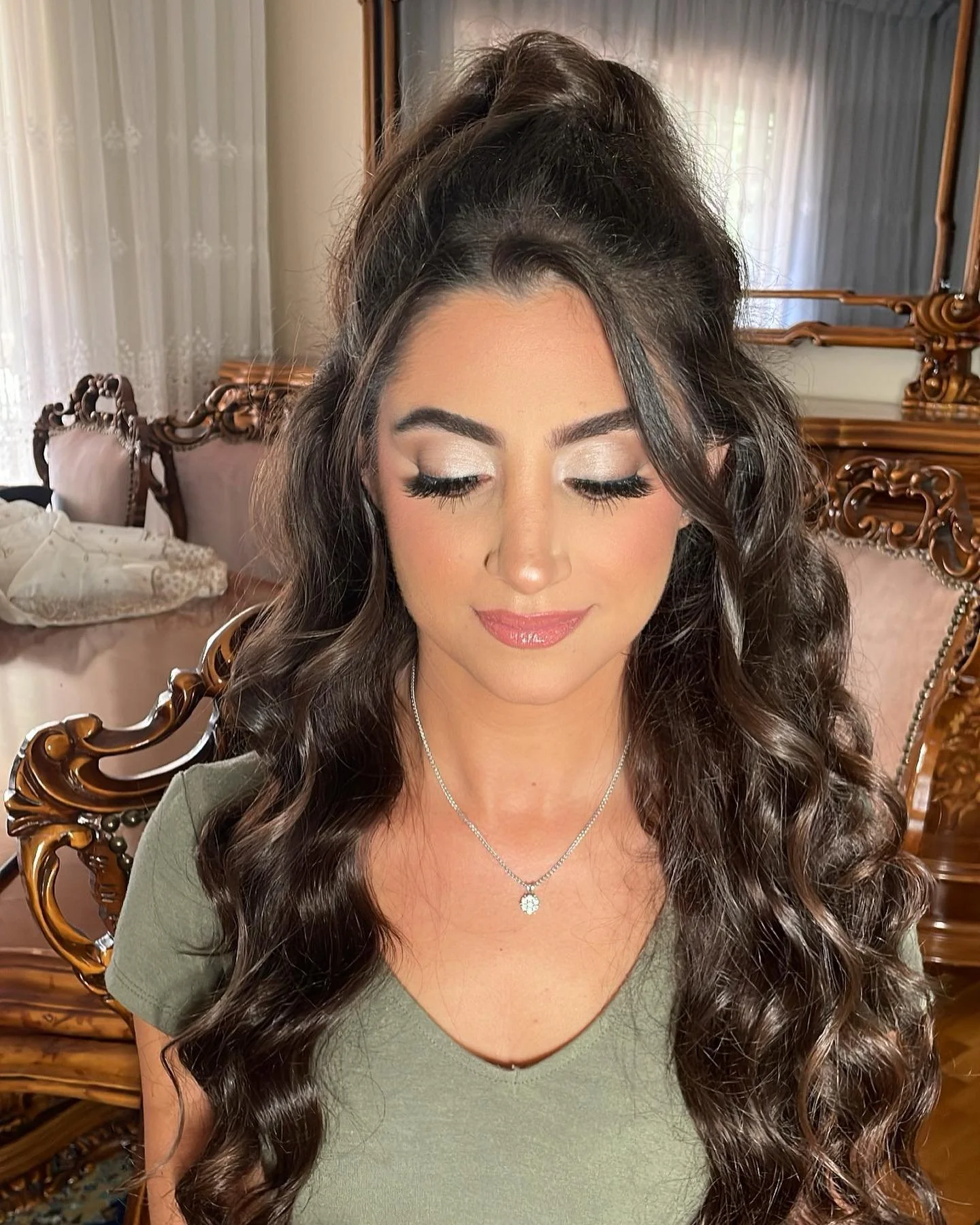 Perfect for any special event. A look that never fails and easily customizable. Products tagged above for reference.
&bull;
𝙋𝙡𝙚𝙖𝙨𝙚 𝙚𝙢𝙖𝙞𝙡 𝙛𝙤𝙧 𝙞𝙣𝙦𝙪𝙞𝙧𝙞𝙚𝙨: 
𝘣𝘦𝘢𝘶𝘵𝘪𝘧𝘶𝘭𝘭𝘺𝘳𝘦𝘷𝘦𝘢𝘭𝘦𝘥@𝘨𝘮𝘢𝘪𝘭.𝘤𝘰𝘮