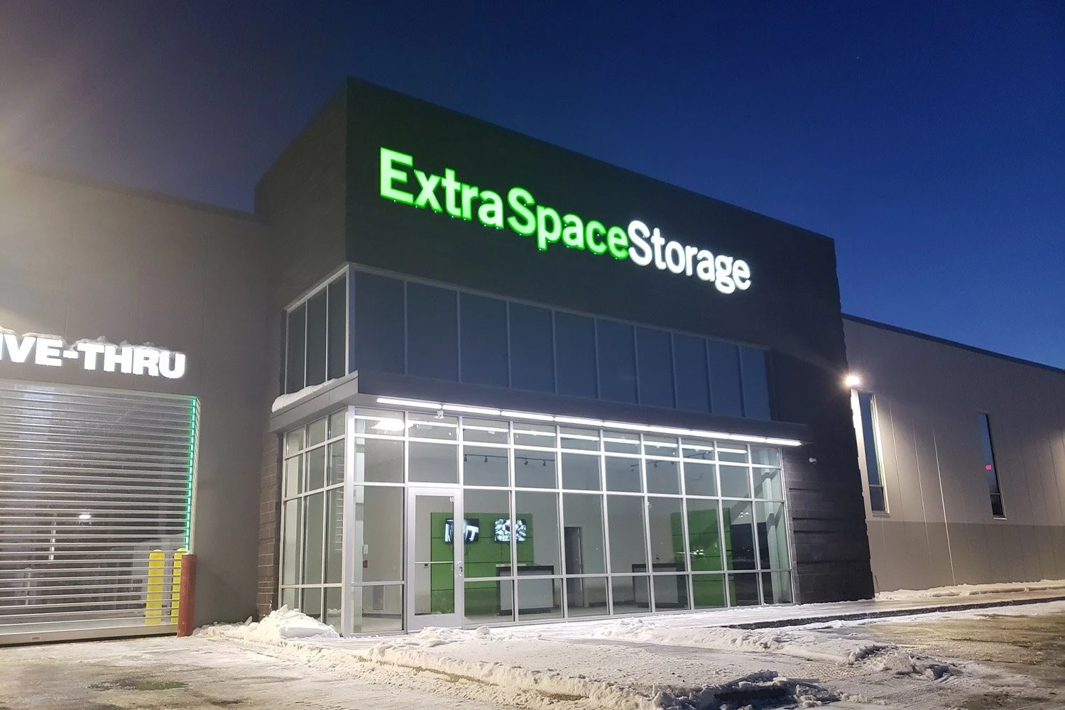 extra-space-storage-exterior-entrance.jpg