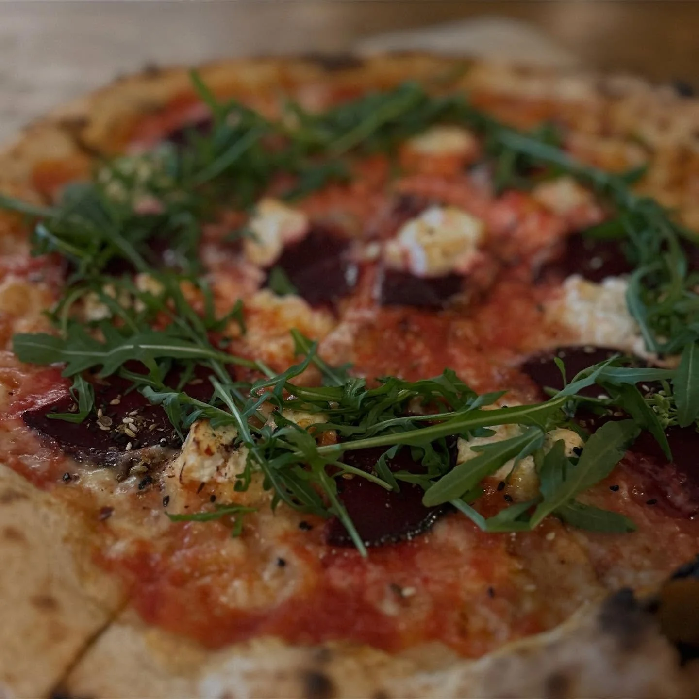 🚨 Wenn ihr hungrig seid &ndash; schaut JETZT nicht hin! 🚨 🍕🔥

Diesen Donnerstag gibt es wieder ein Good Pie, Bad Pie Special Pizza Night &ndash; und diese Meisterwerke k&ouml;nnt ihr euch sichern. 🤤

👉 The Beet Generation (Rote Bete + Ziegenk&a