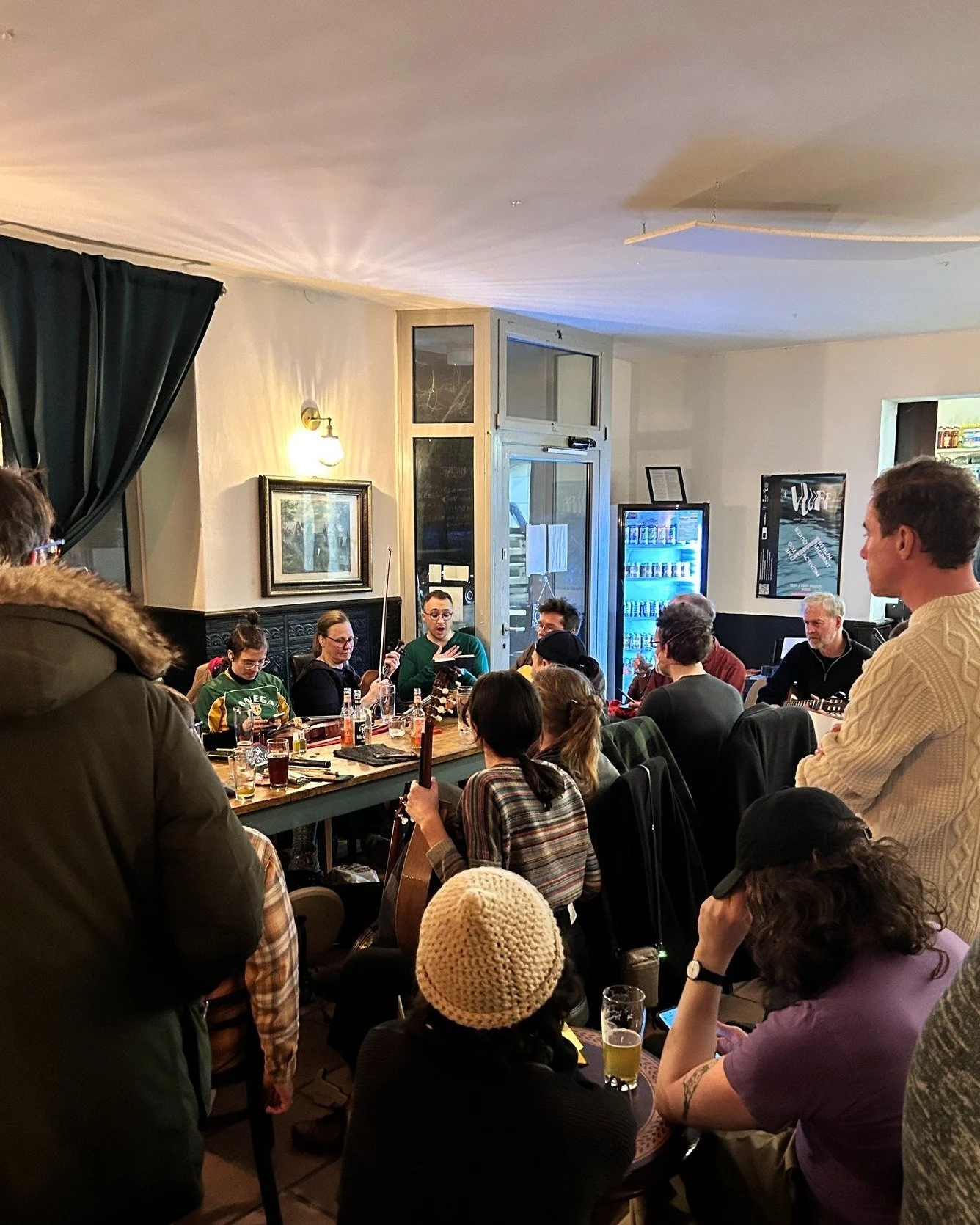 Der M&auml;rz ist da &ndash; und bald ist wieder St. Patrick&rsquo;s Day bei Two Fellas! 🍀🍻

Am Sonntag, den 22.03. ab 19 Uhr feiern wir mit Live Irish Music von unserer traditionellen Irish Band &ndash; ein echtes Highlight und l&auml;ngst eine Tw