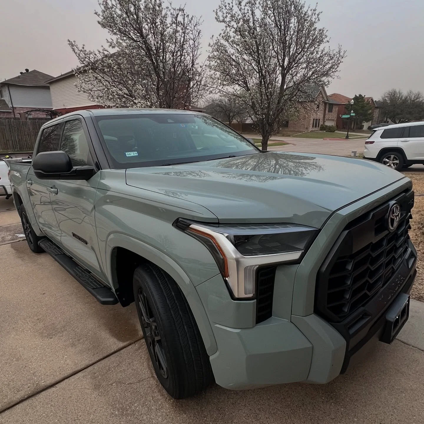 Tundra in for our Ultimate Shine Maintenance package. DM us for more details so we can book your detail today 📲
&bull;
&bull;
&bull;
&bull;
&bull;
#DetailingVibes#FreshFinish #toyota #CarGlowUp#precisionshineservices#PSS #Dallas#FortWorth#Mobliedeta