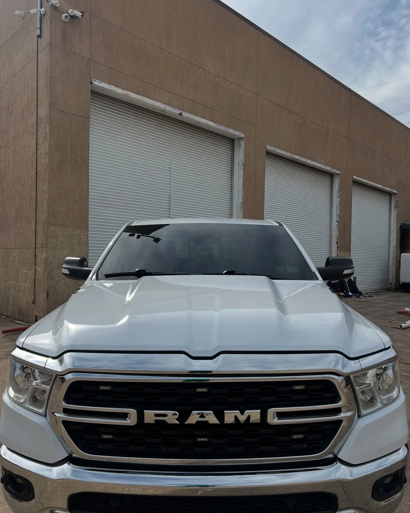 In for a quick Express wash. 🧼 DM us today or click the link in bio to set up an appointment. 
&bull;
&bull;
&bull;
&bull;
&bull;
#DetailingVibes#Ram#FreshFinish #CarGlowUp#precisionshineservices#PSS #Dallas#FortWorth#Mobliedetail