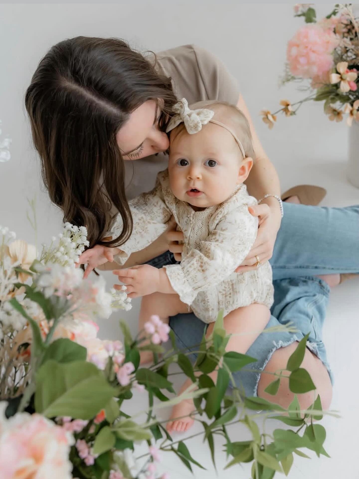 perfect Mother&rsquo;s Day session from @emily_marie_photo 🌸😍