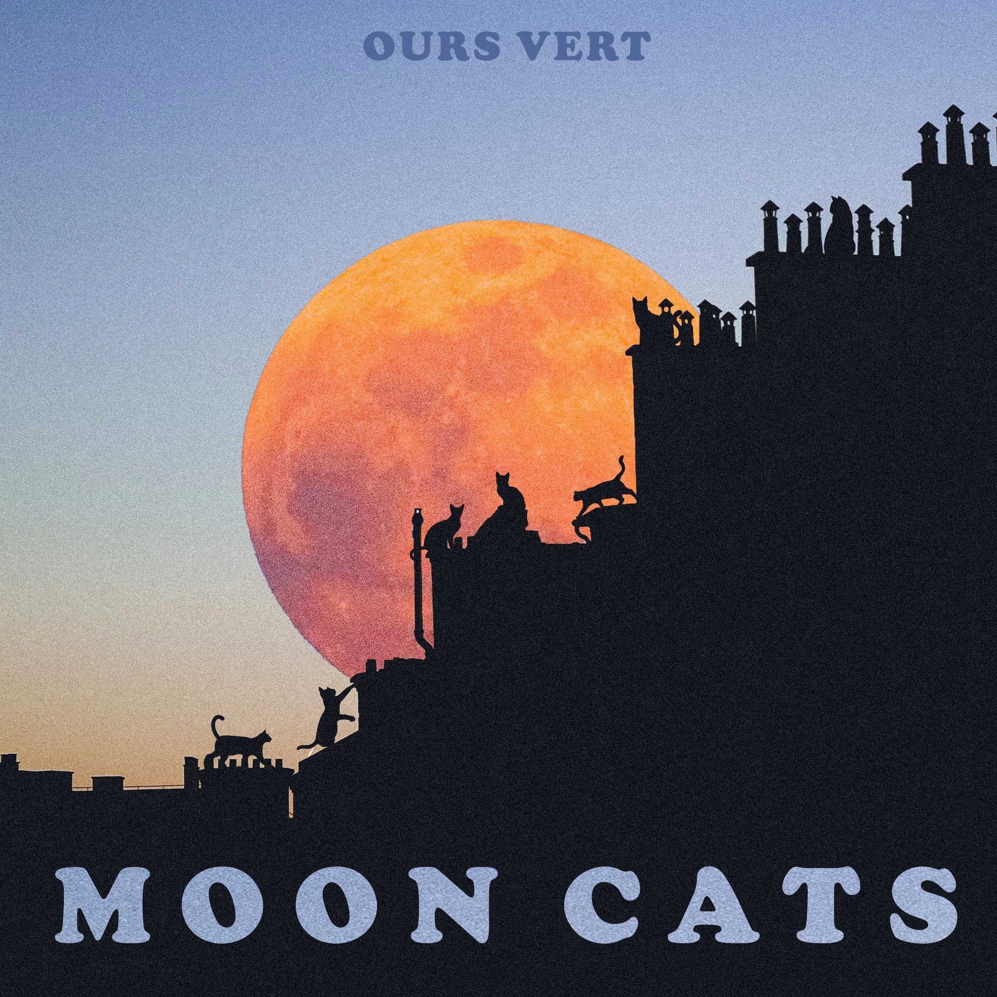 Silhouettes de plusieurs chats sur un toit contre un grand lune orange en arrière-plan, avec le texte 'OURS VERT' en haut et 'MOON CATS' en bas.