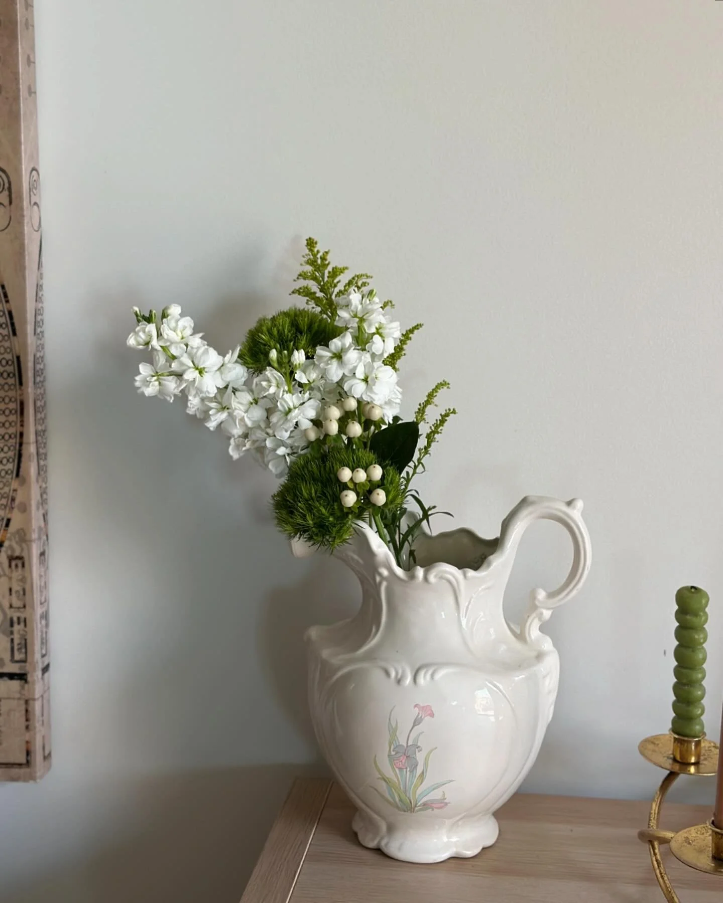 Still obsess with this design i did in January 🤍 i can&rsquo;t wait to get back to making new arrangements
