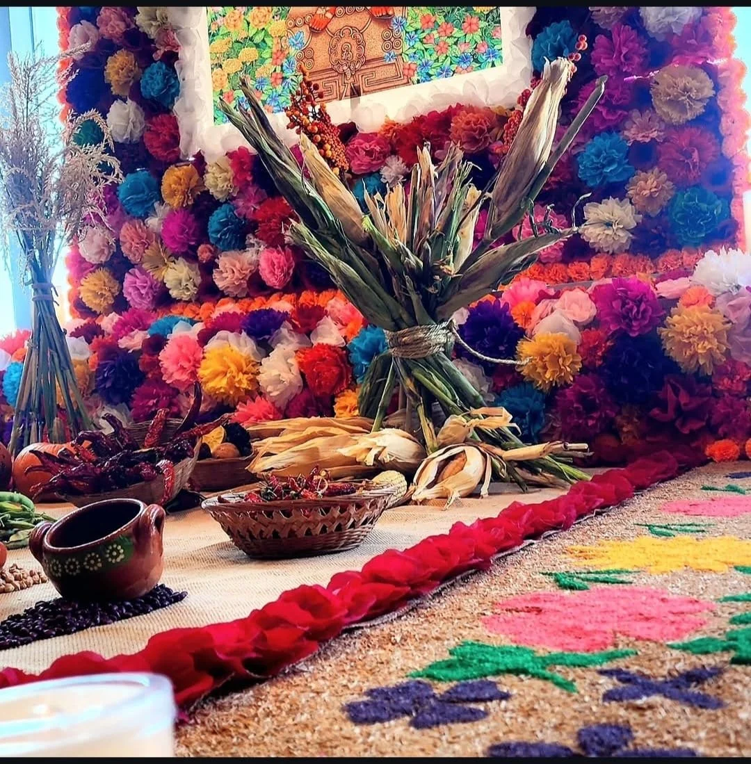 Ofrenda Tradicional // Traditional Ofrenda