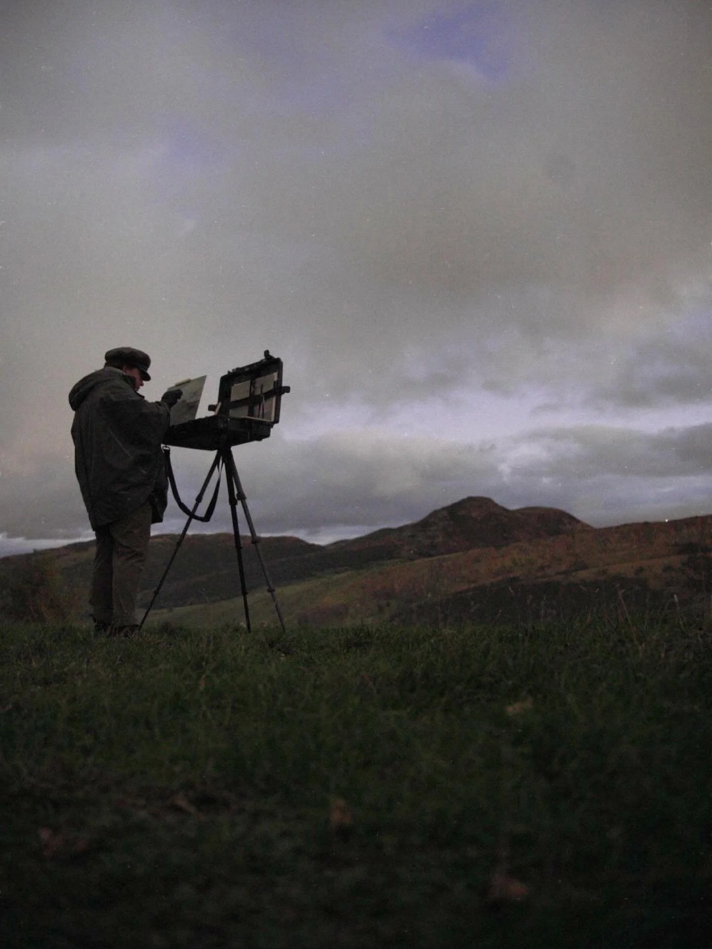 Our first full day in Scotland we decided to paint the Sunset up on Calton Hill.  Follow our painting and Edinburgh adventures over on my stories. 

#scotland #edinburgh #caltonhill #oilpainting
