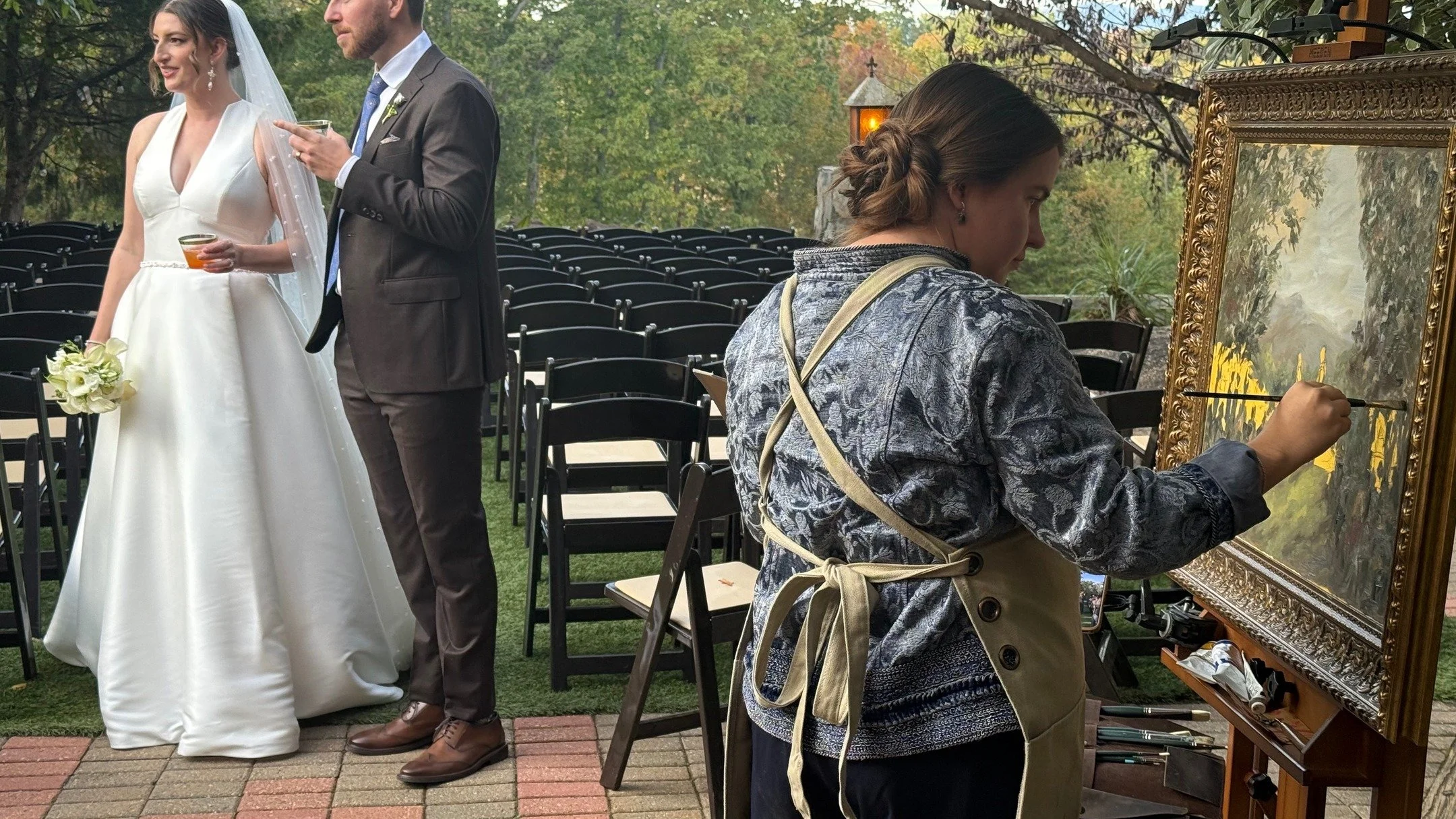 A few sneak peeks from another of my favorite Autumn Weddings! #liveweddingpainting #weddingartist #viewatbuckhorncreek #oilpainting