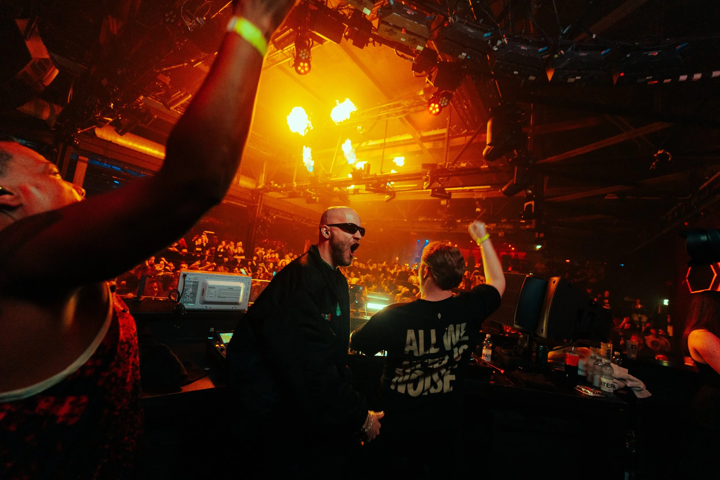 ALBINO performing in Bootshaus