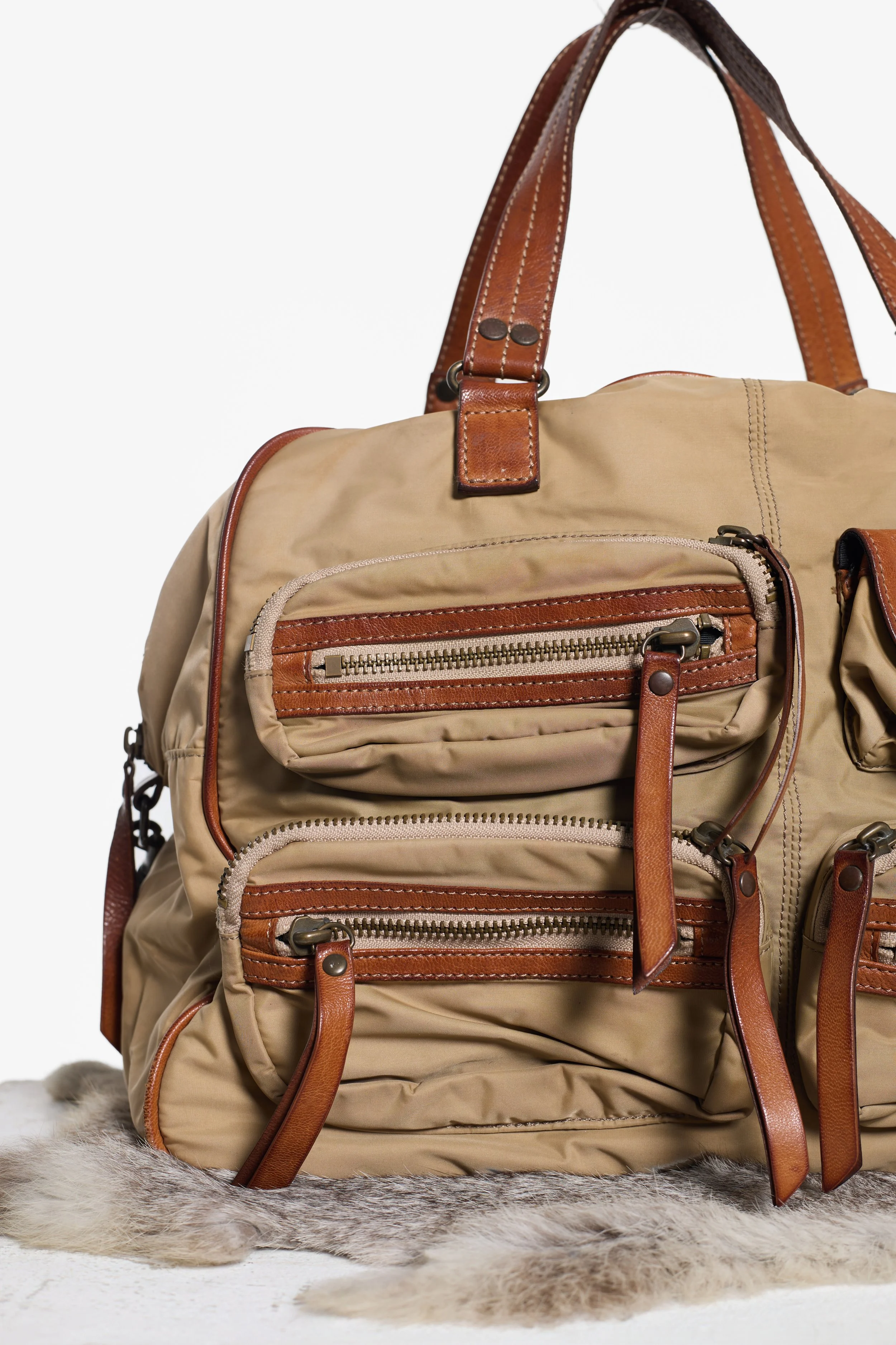 Front view of Y'SACCS multi-pocket utility bag