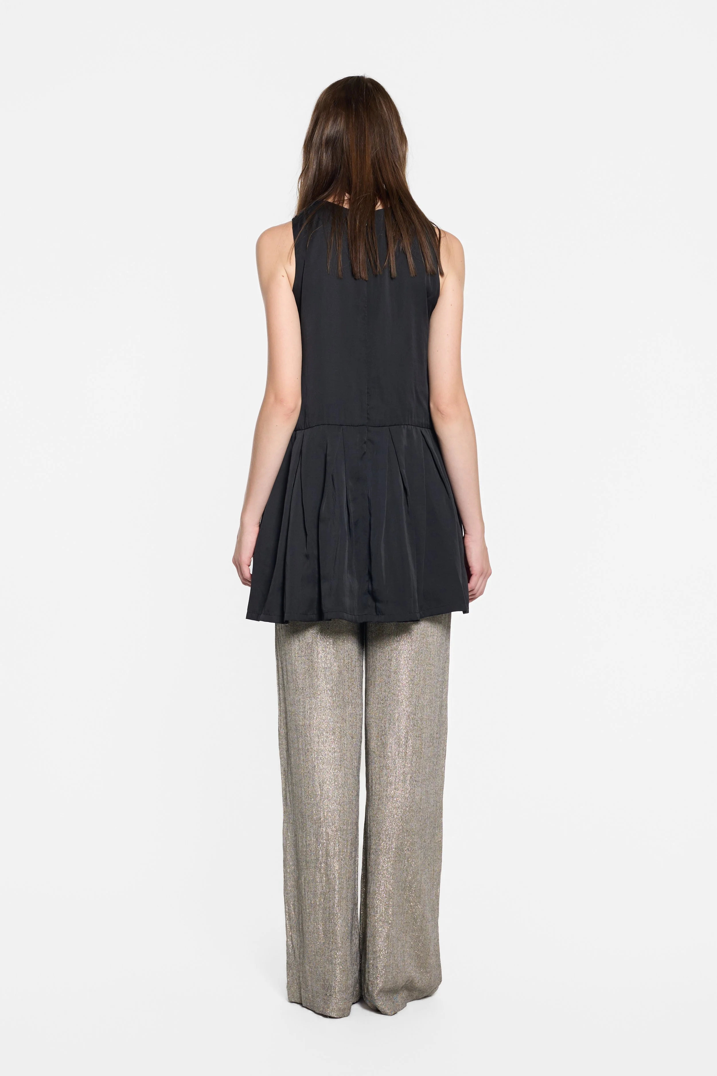 Back view of Douceur black pleated dress