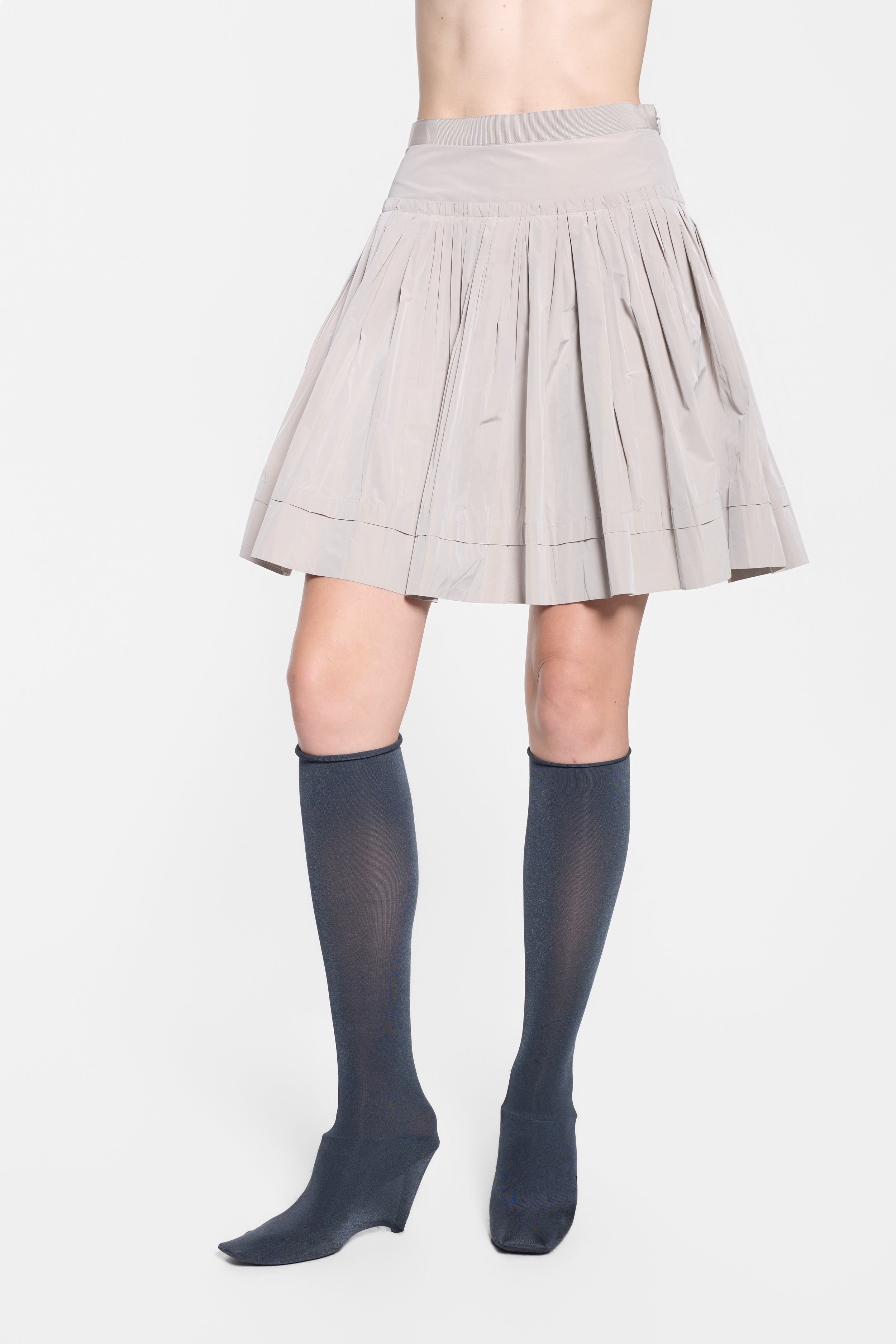 Vintage grey flared skirt with structured pleated construction