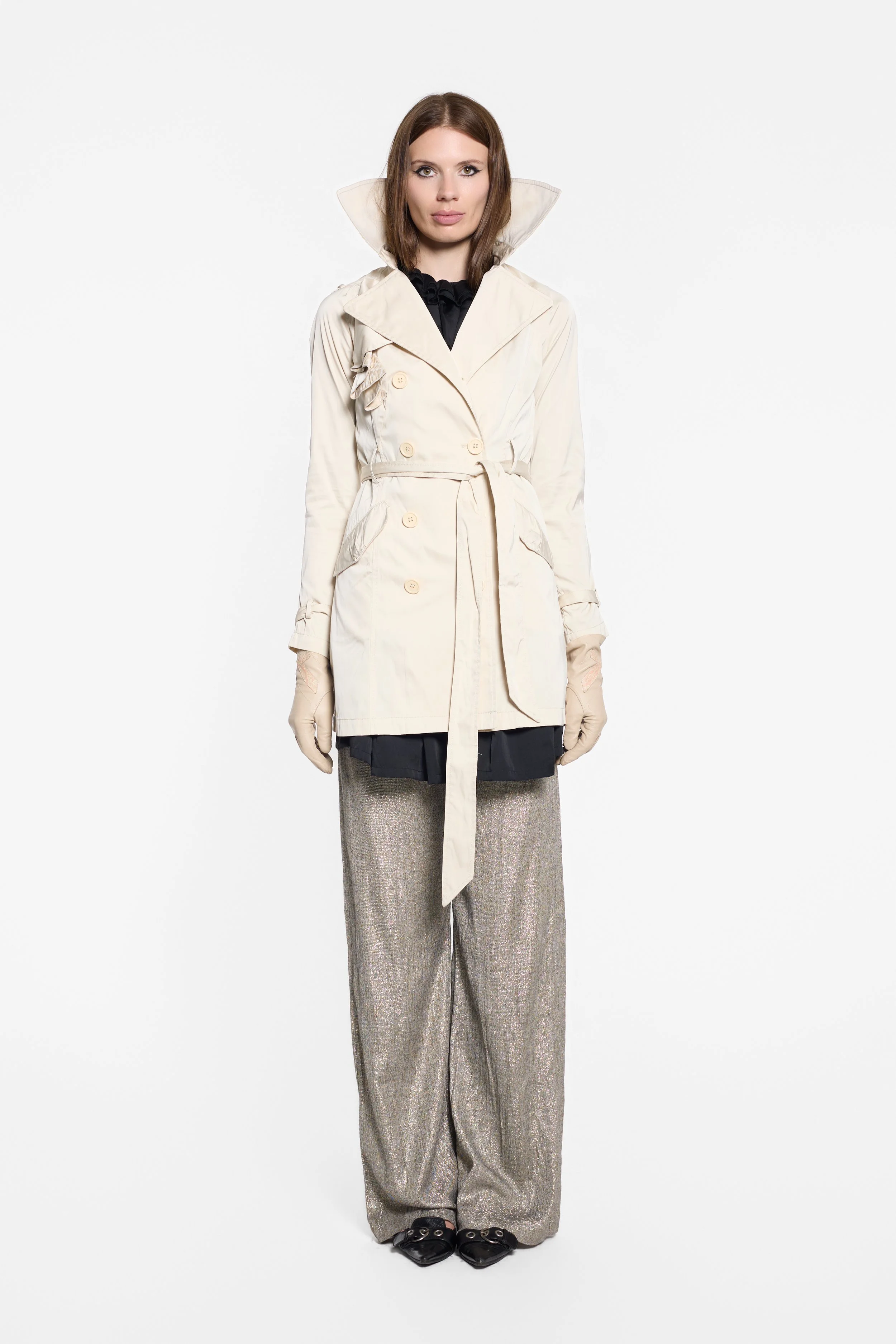 Front view of Chelseagarb cream trench coat