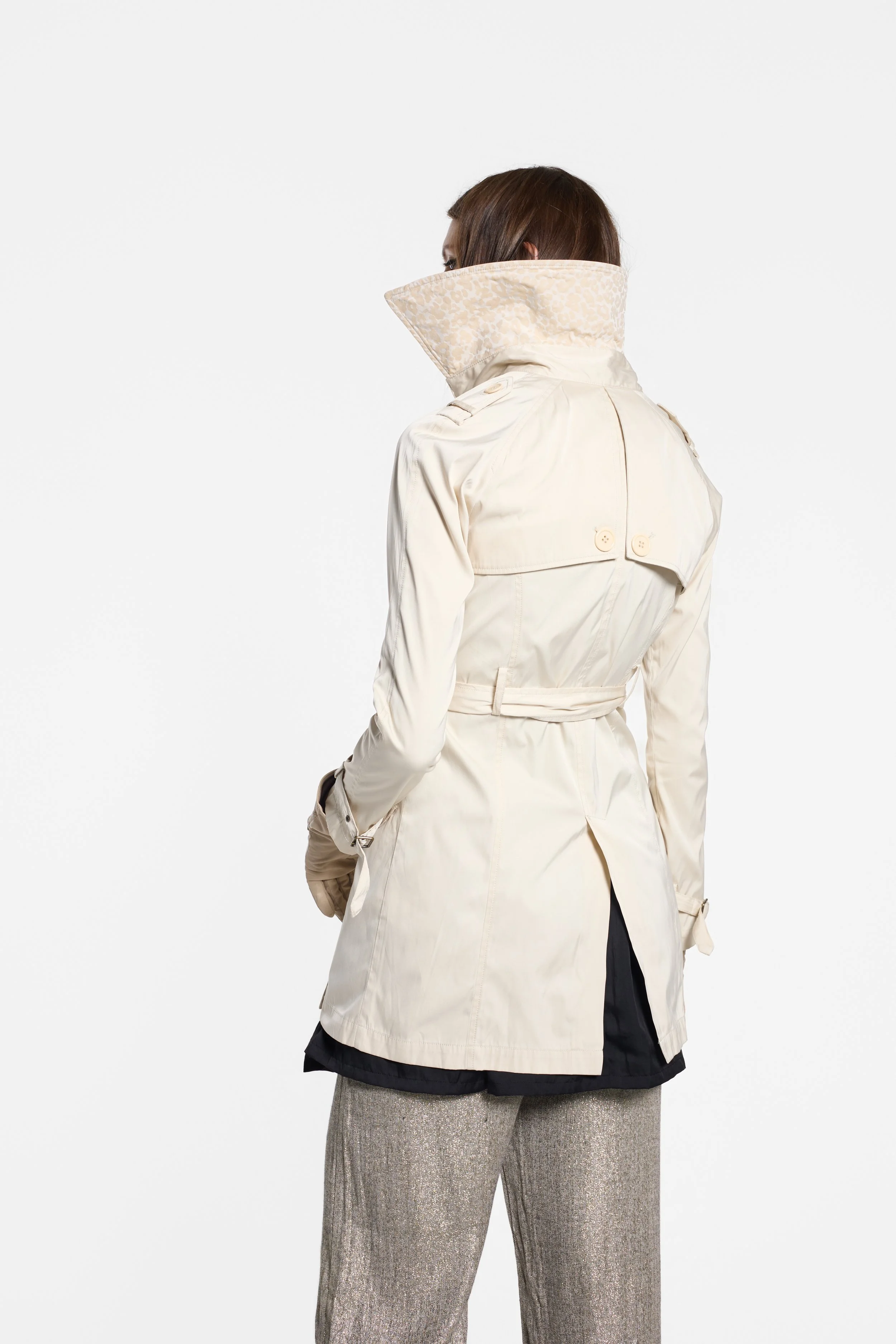 Detail of printed lining, waist belt and buckled cuff on Chelseagarb trench