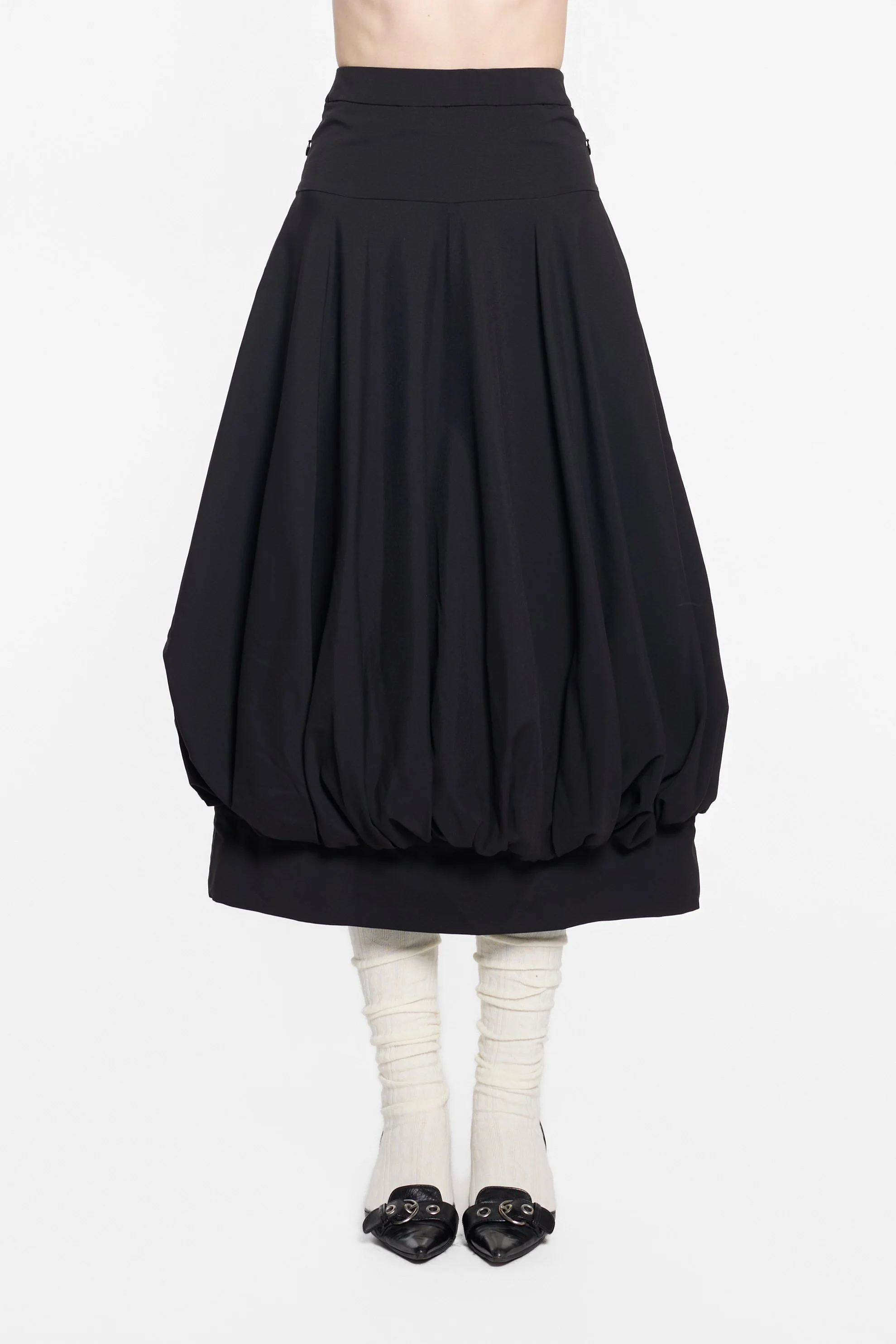 Front view of UN3D black balloon skirt