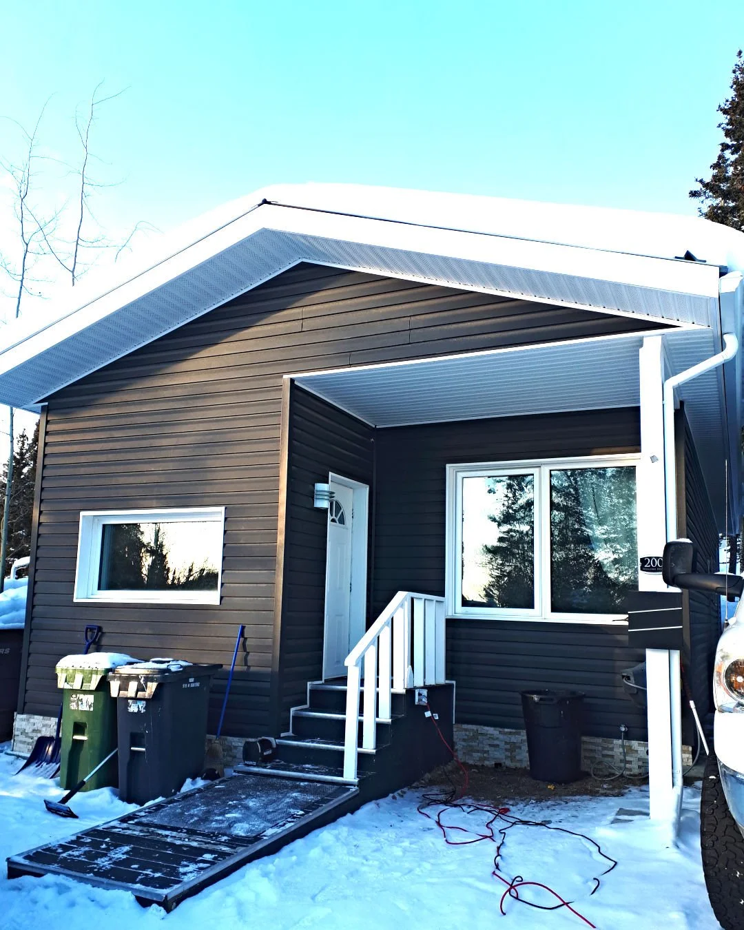 New insulation / roof / siding  (Crestview)