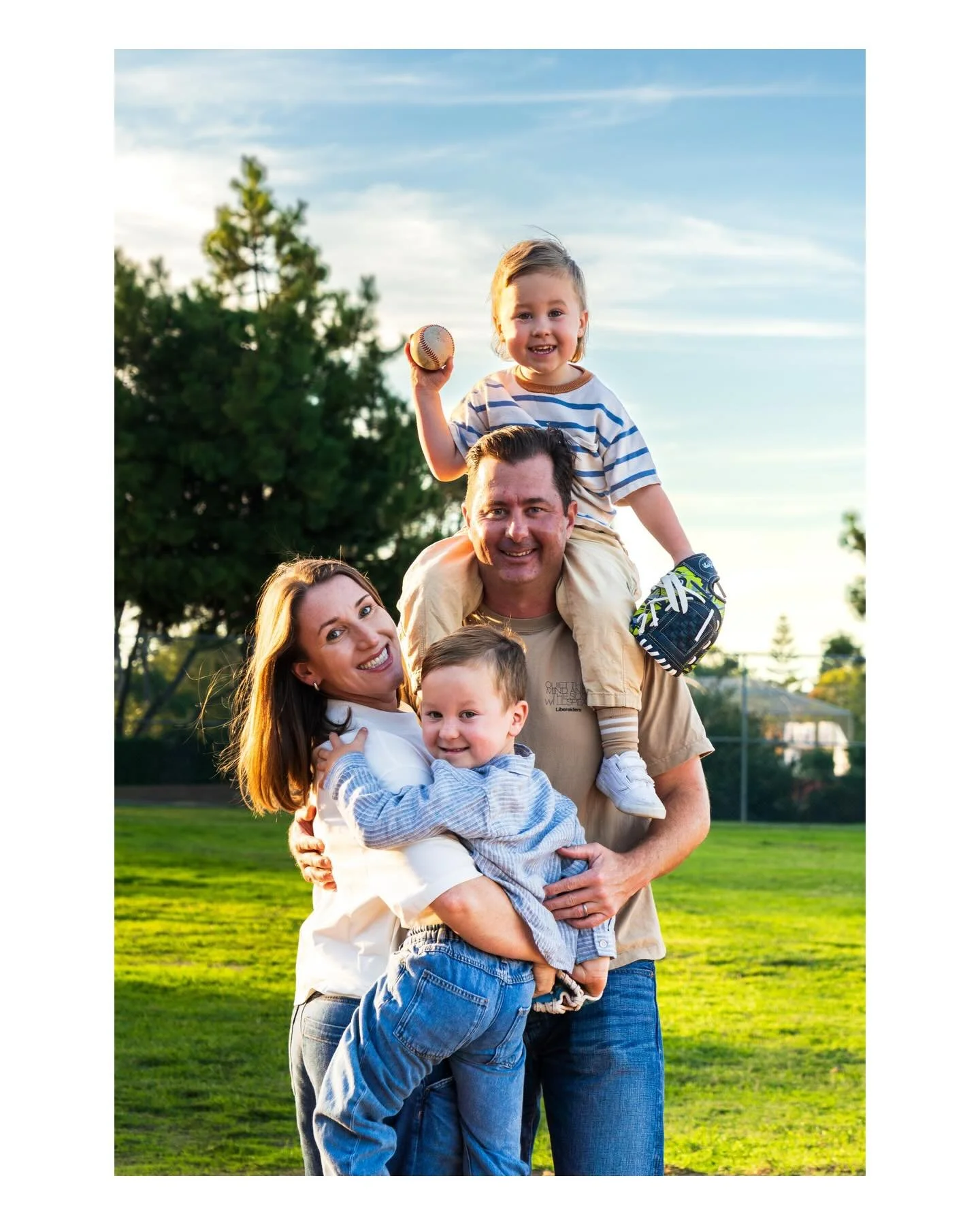 Take me out to the little league ball game! 
.
.
.
#familyphotography #familyportrait #sandiegofamilyphotographer