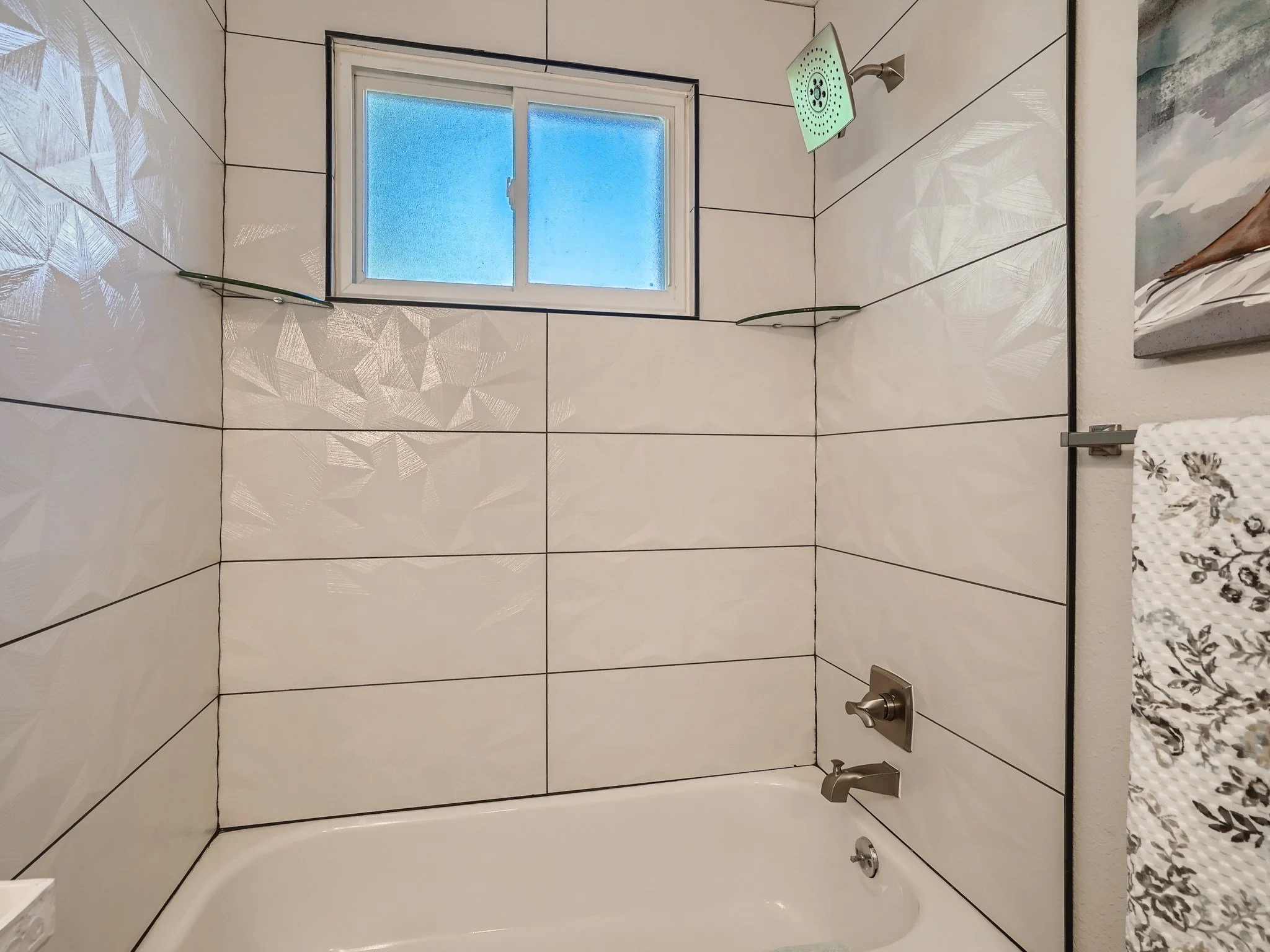 25 Bathroom.jpg