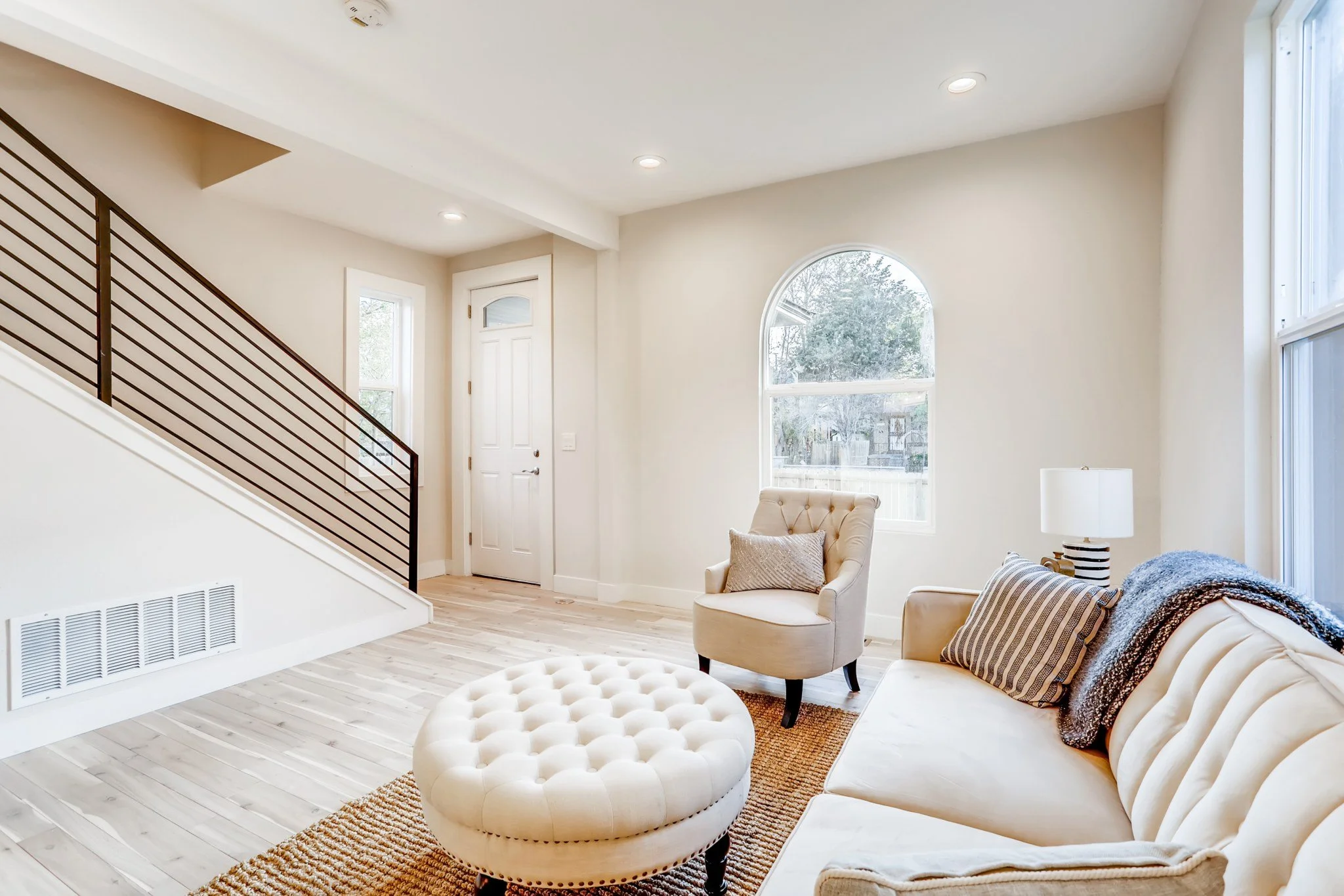 13 Living Room.jpg