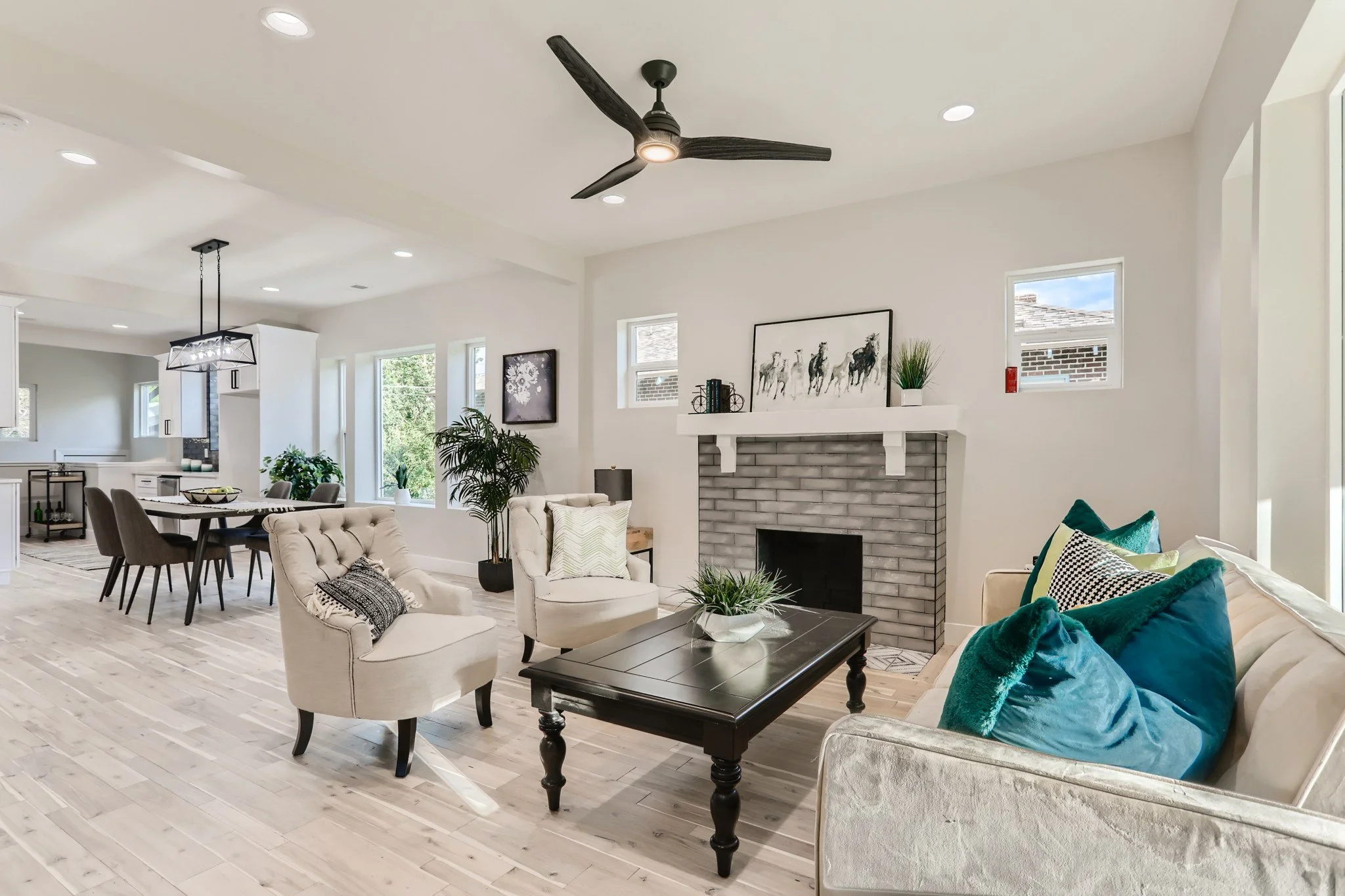 09 Living Room.jpg