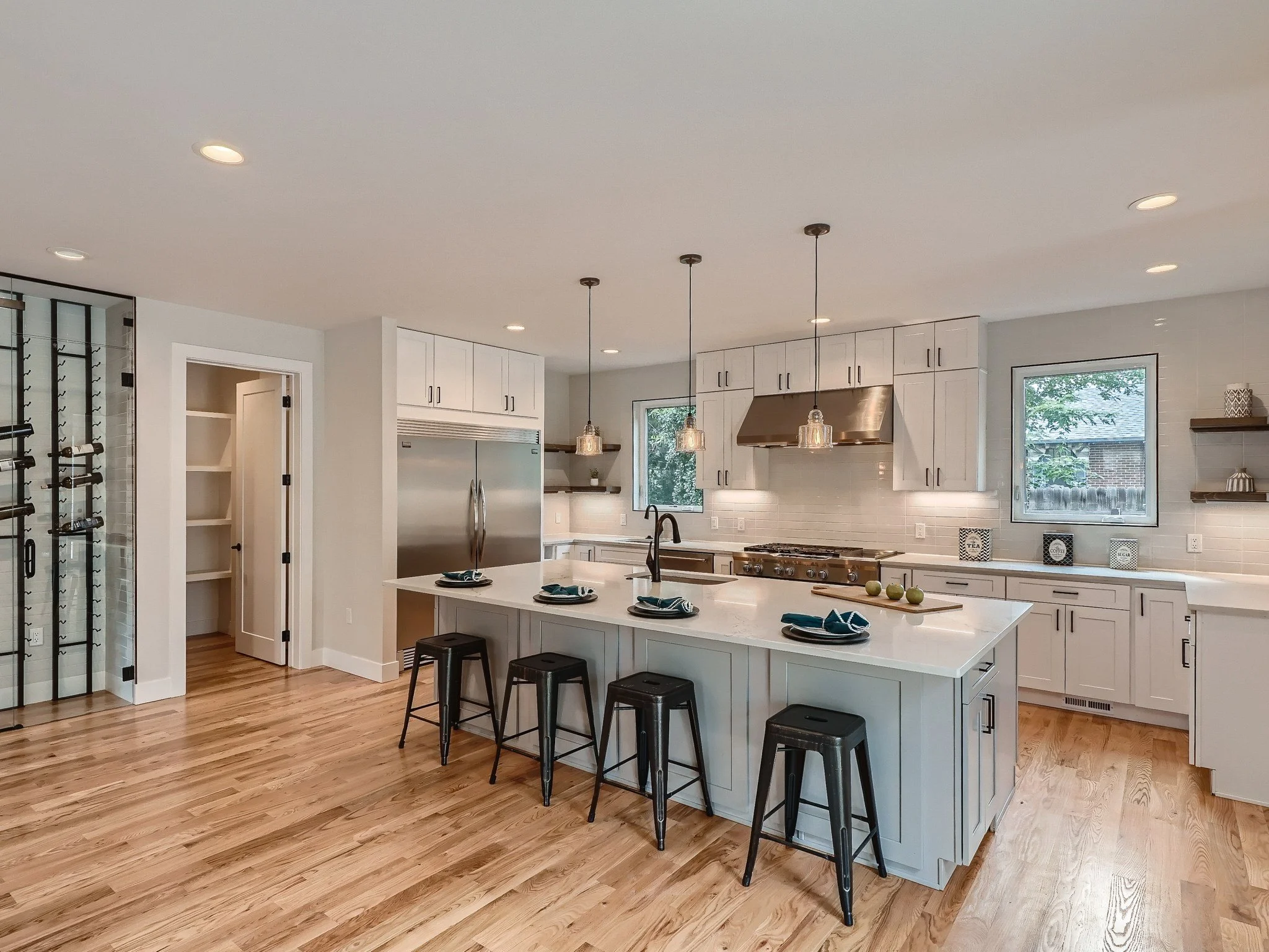 11 Kitchen.jpg