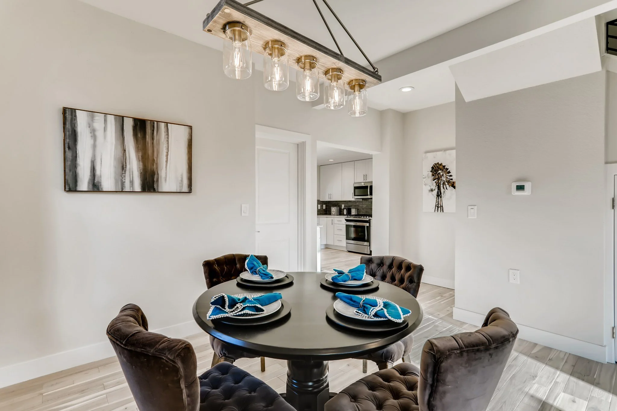 18 Dining Room.jpg