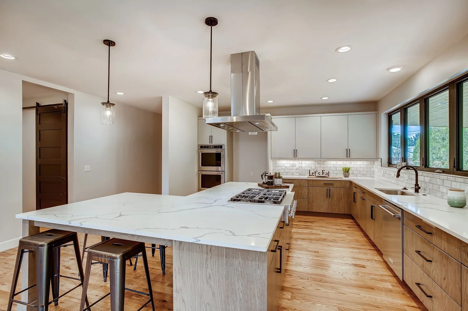 630 Pontiac St - Web Quality - 015 - 15 Kitchen.jpg