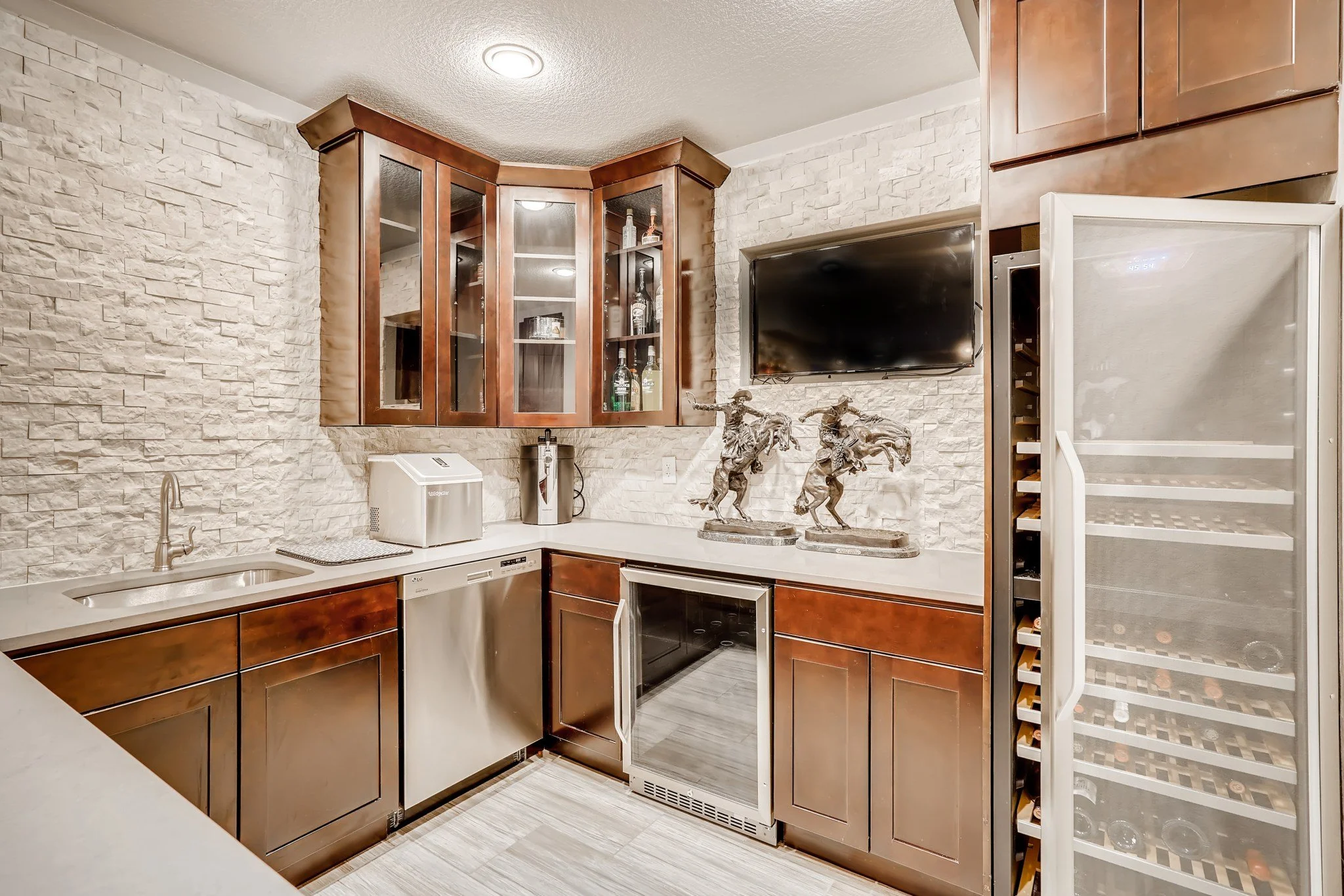 7752 E 131st Place Thornton CO - MLS Sized - 029 - 30 Lower Level Wetbar.jpg