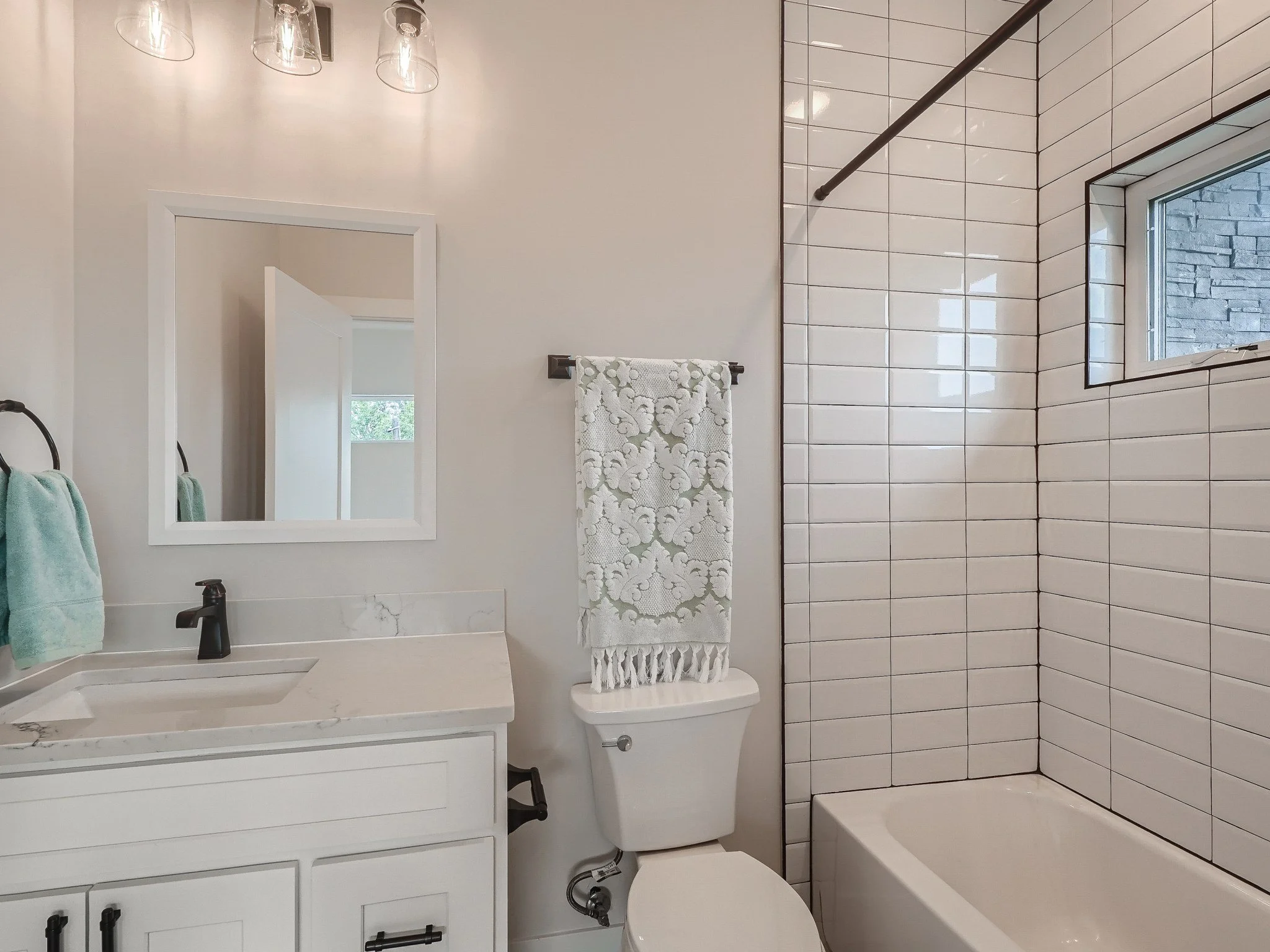 25 2nd Floor Bathroom.jpg