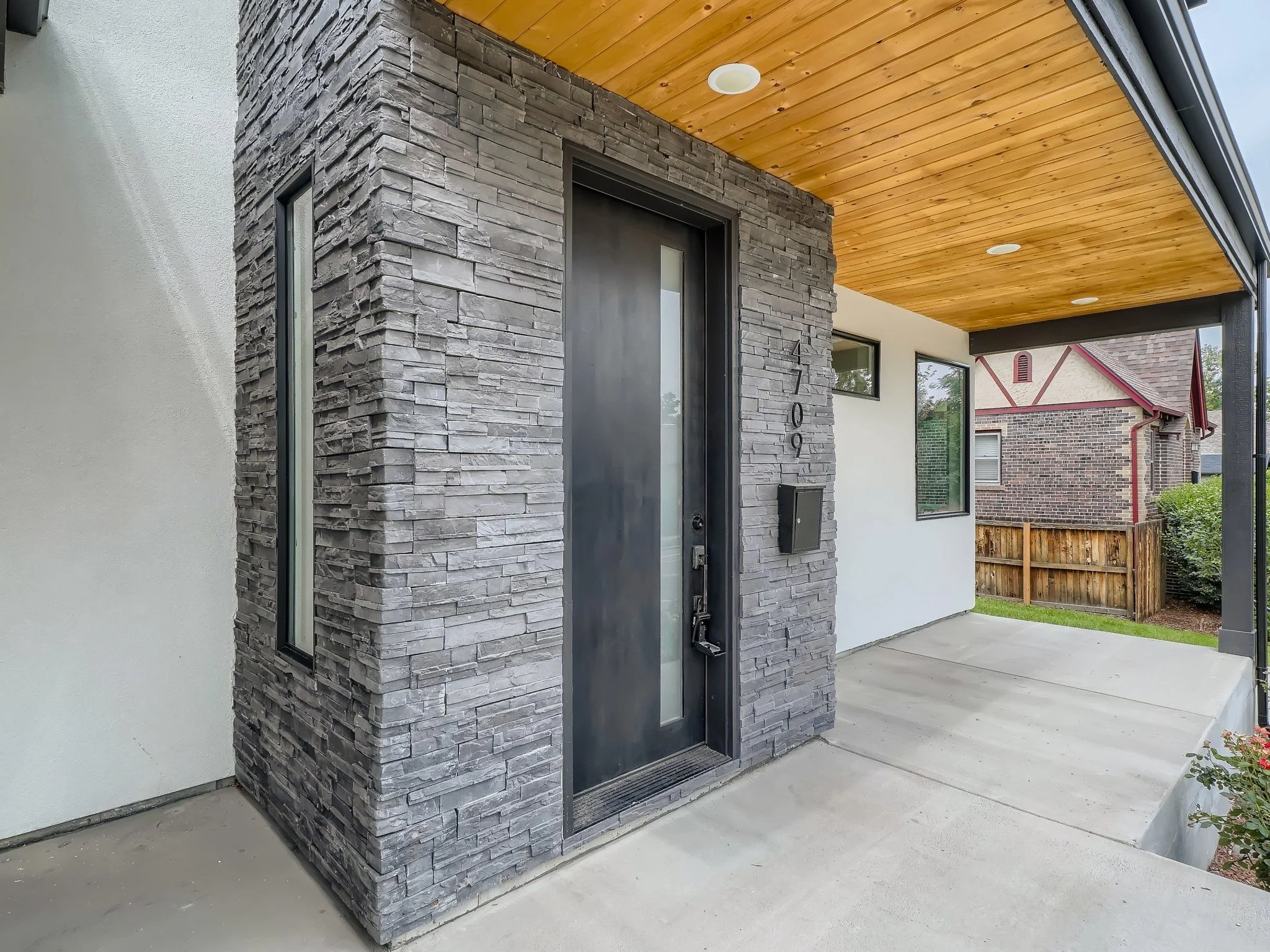 05 Exterior Front Entry.jpg