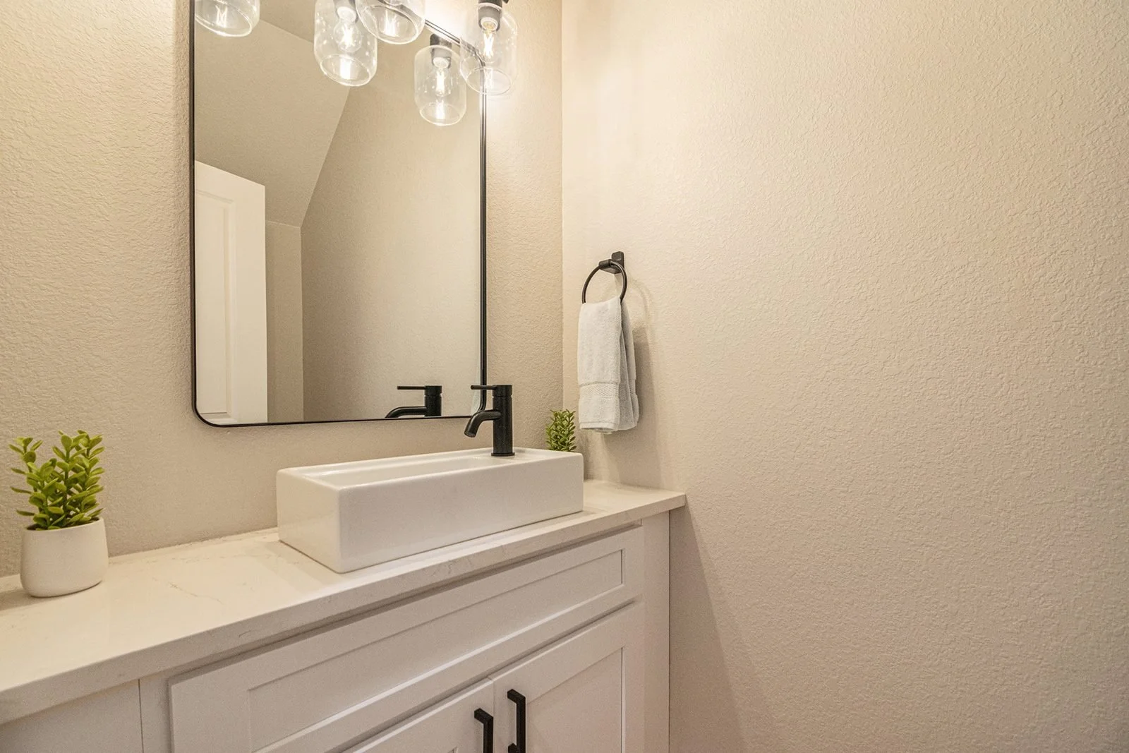 5330-grove-st-denver-duplex-07.jpg