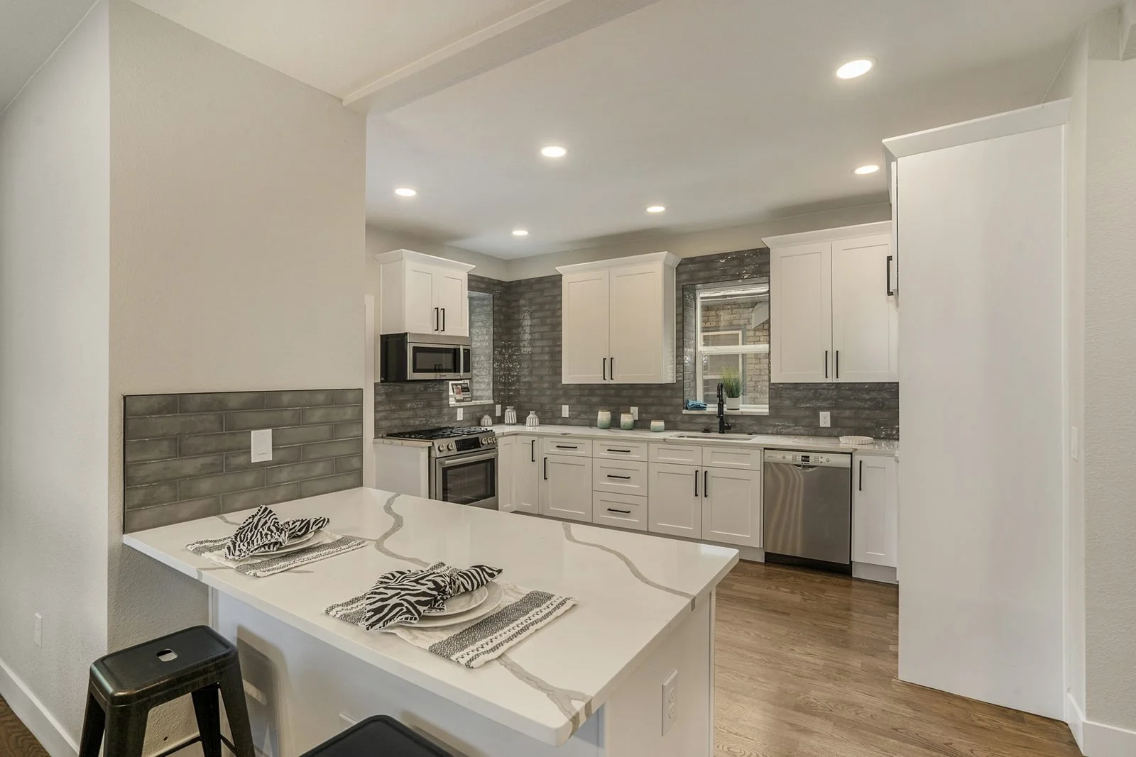 1577-saint-paul-st-denver-victorian-renovation-08.jpg