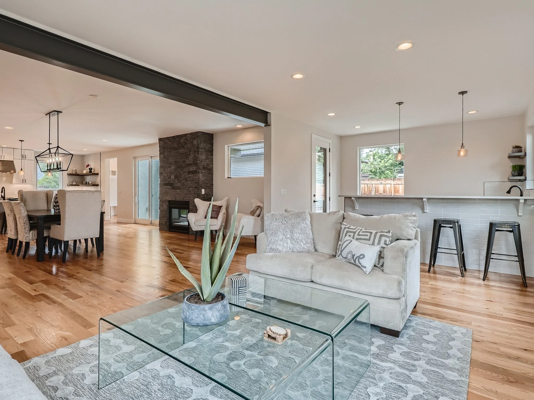 08 Living Room.jpg