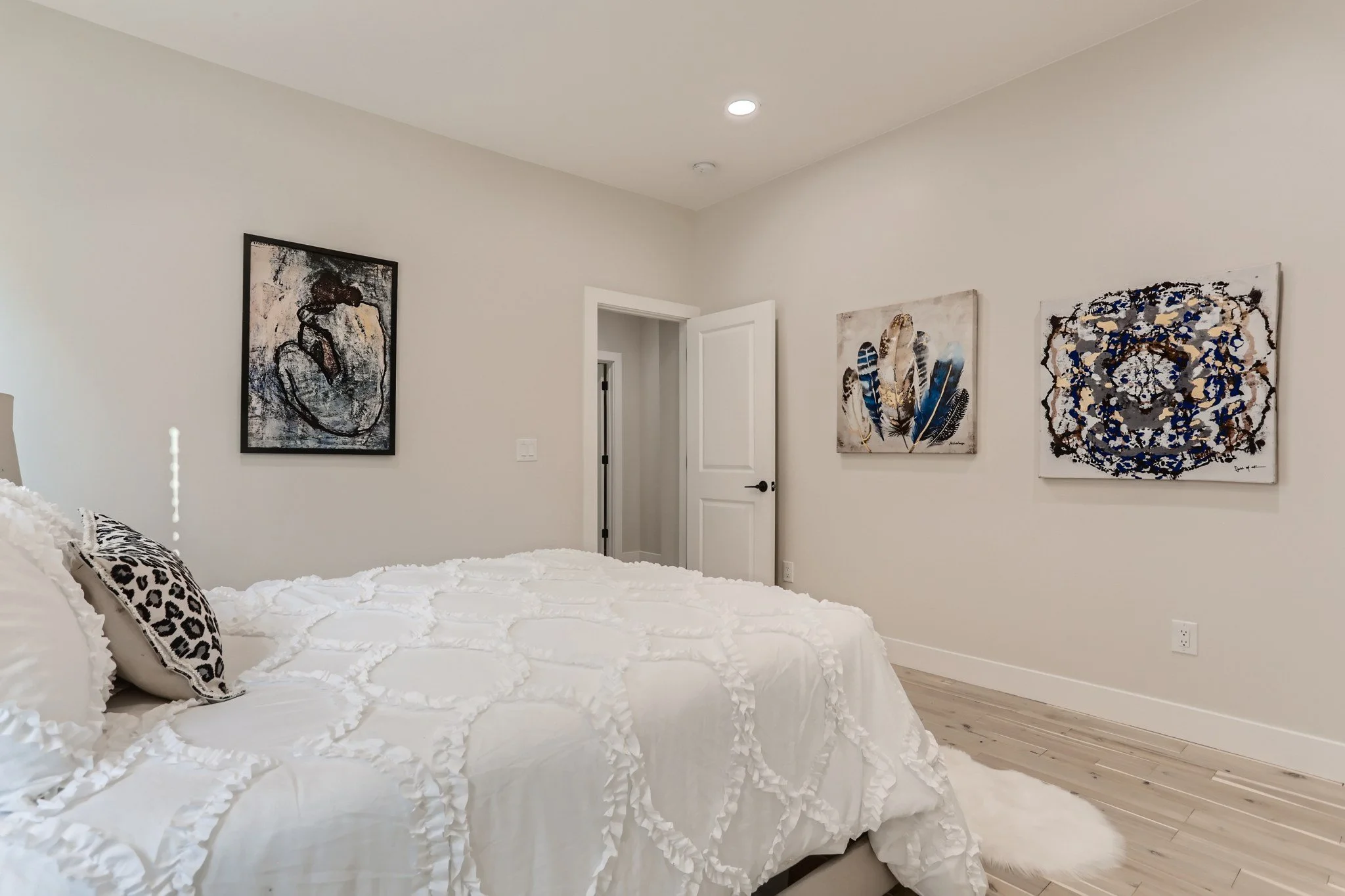 26 Primary Bedroom.jpg