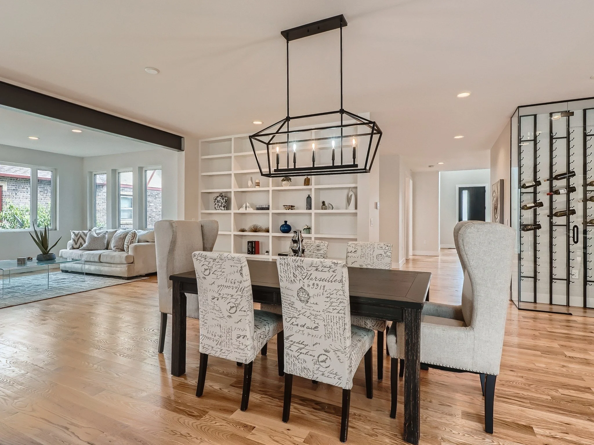 10 Dining Room.jpg