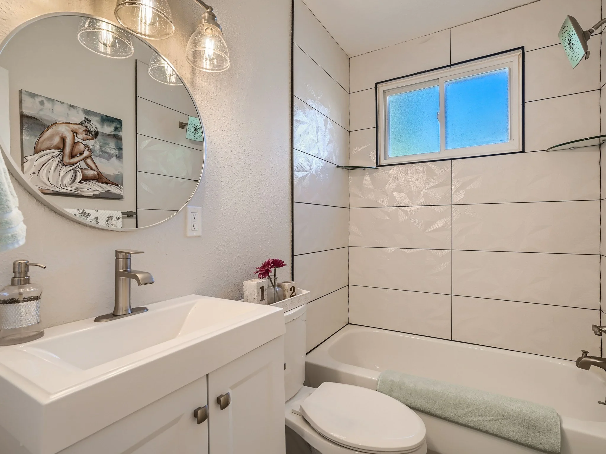 24 Bathroom.jpg
