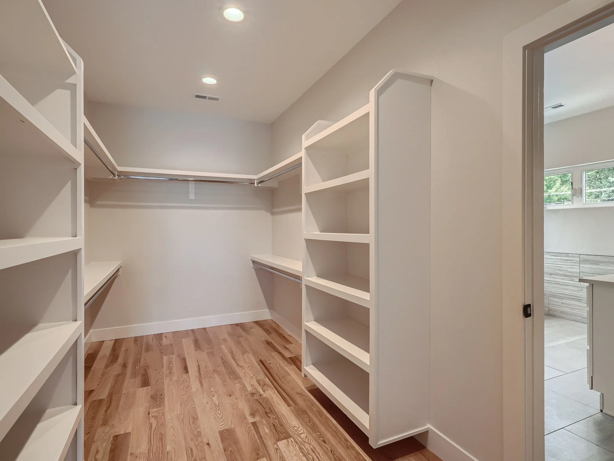 33 2nd Floor Closet.jpg