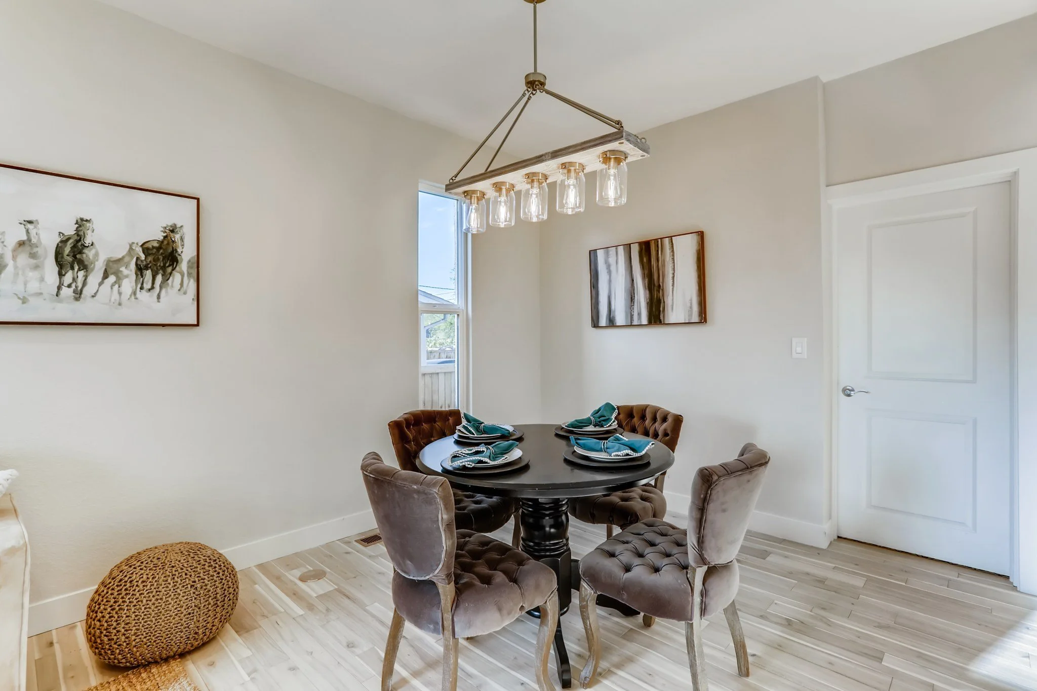16 Dining Room.jpg