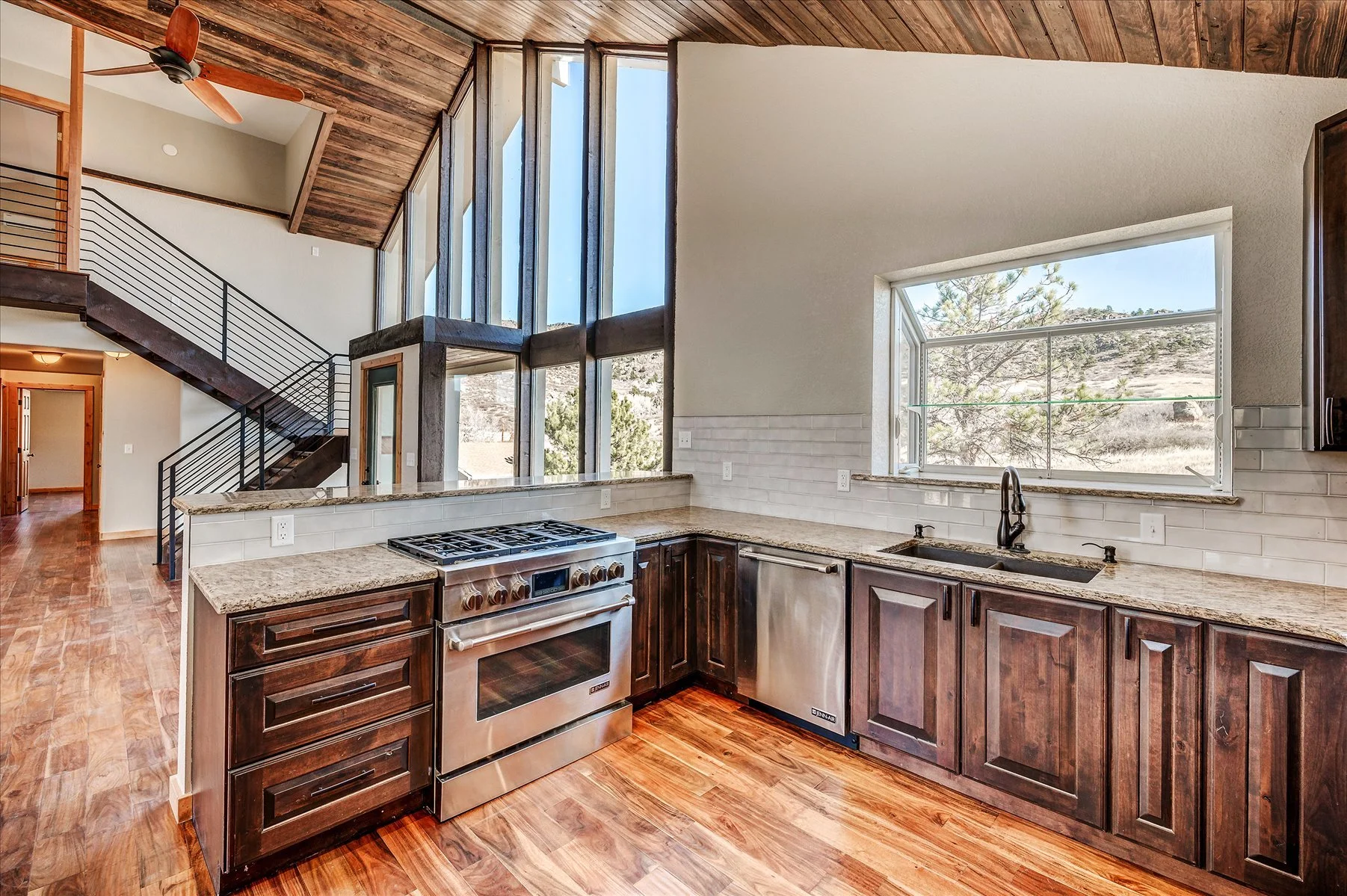 15-Kitchen.jpg