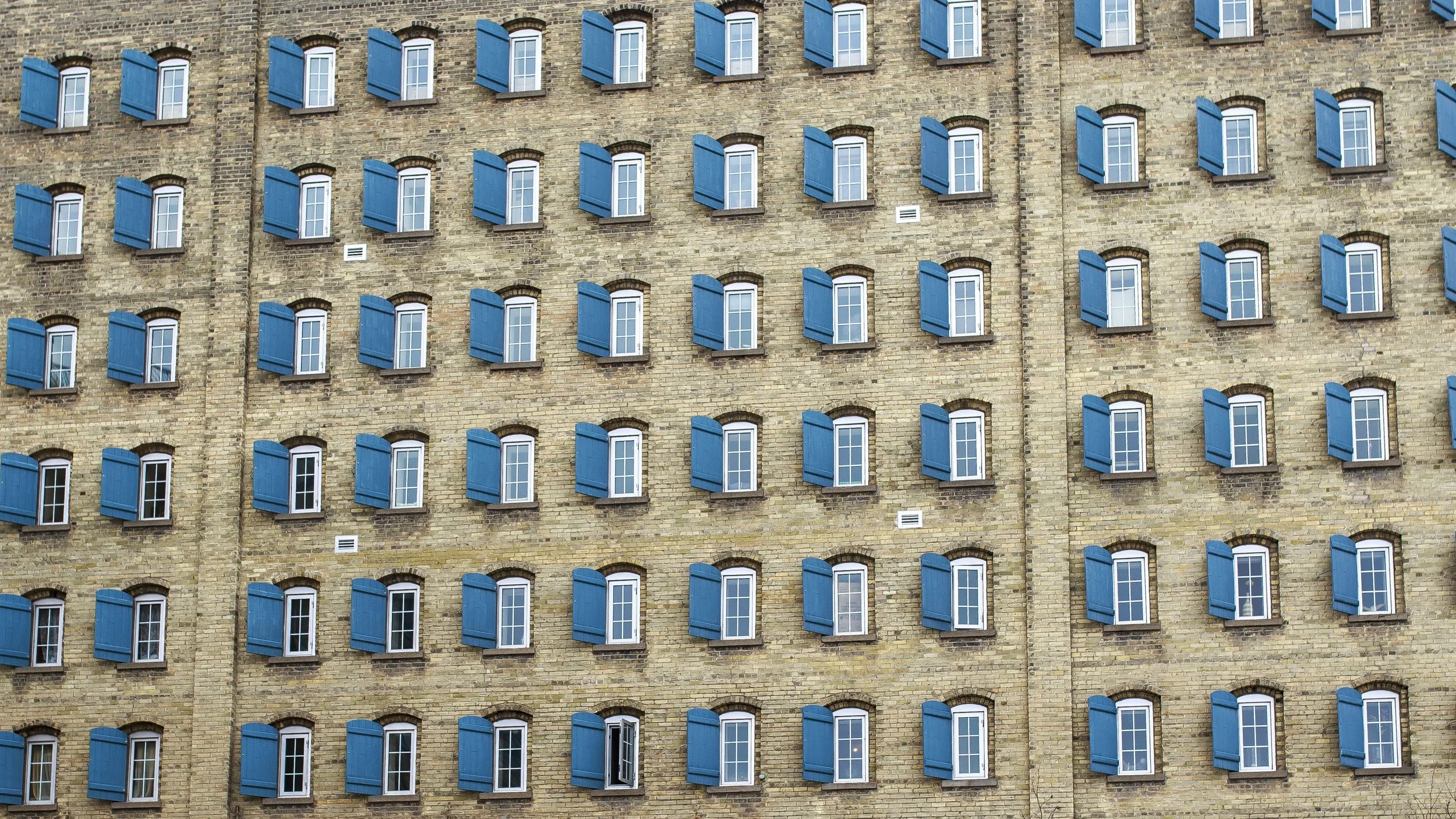 IMG_6858wallofshutters.jpg
