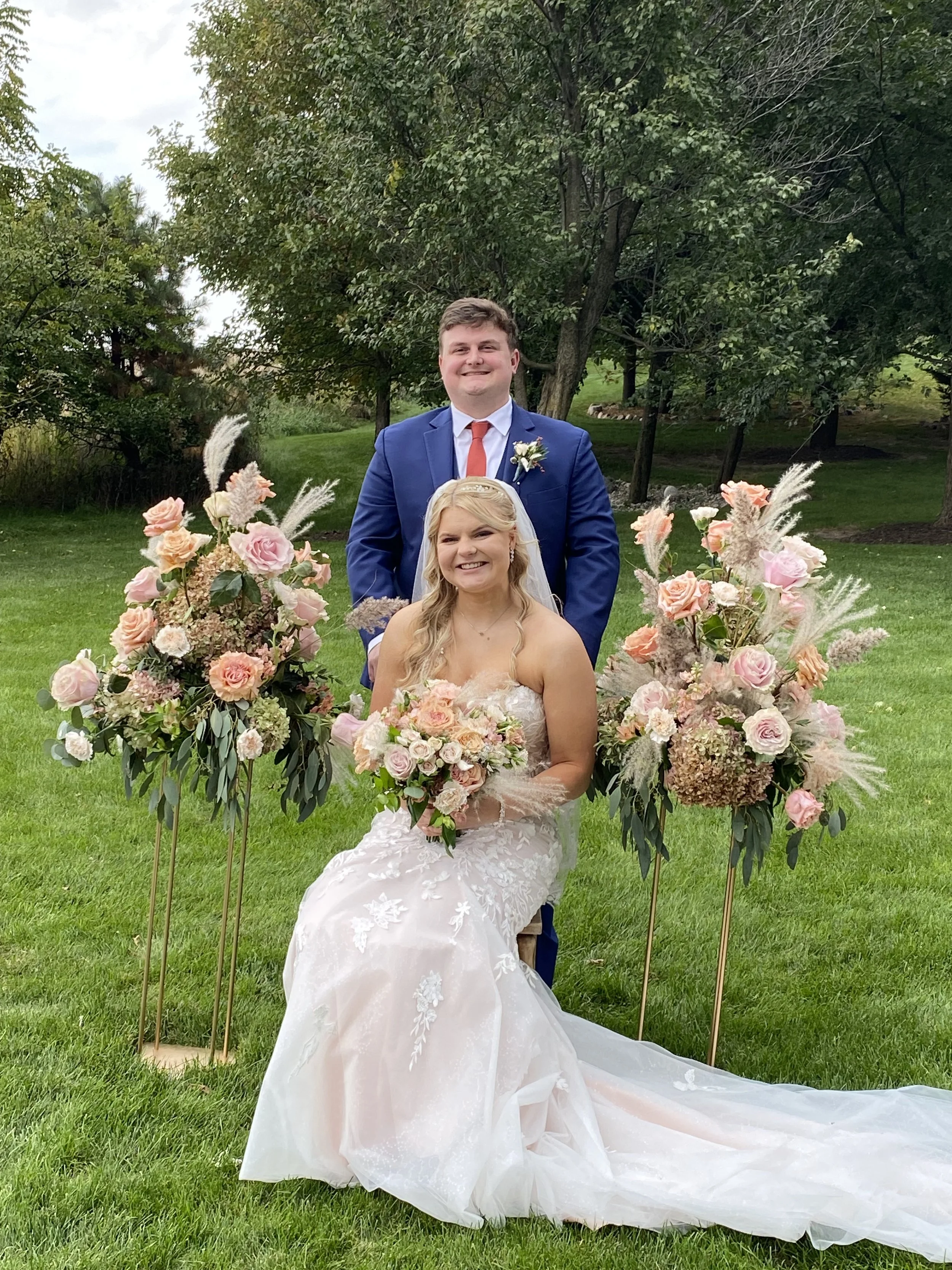 west bend bride, bouquet, boutonniere, 