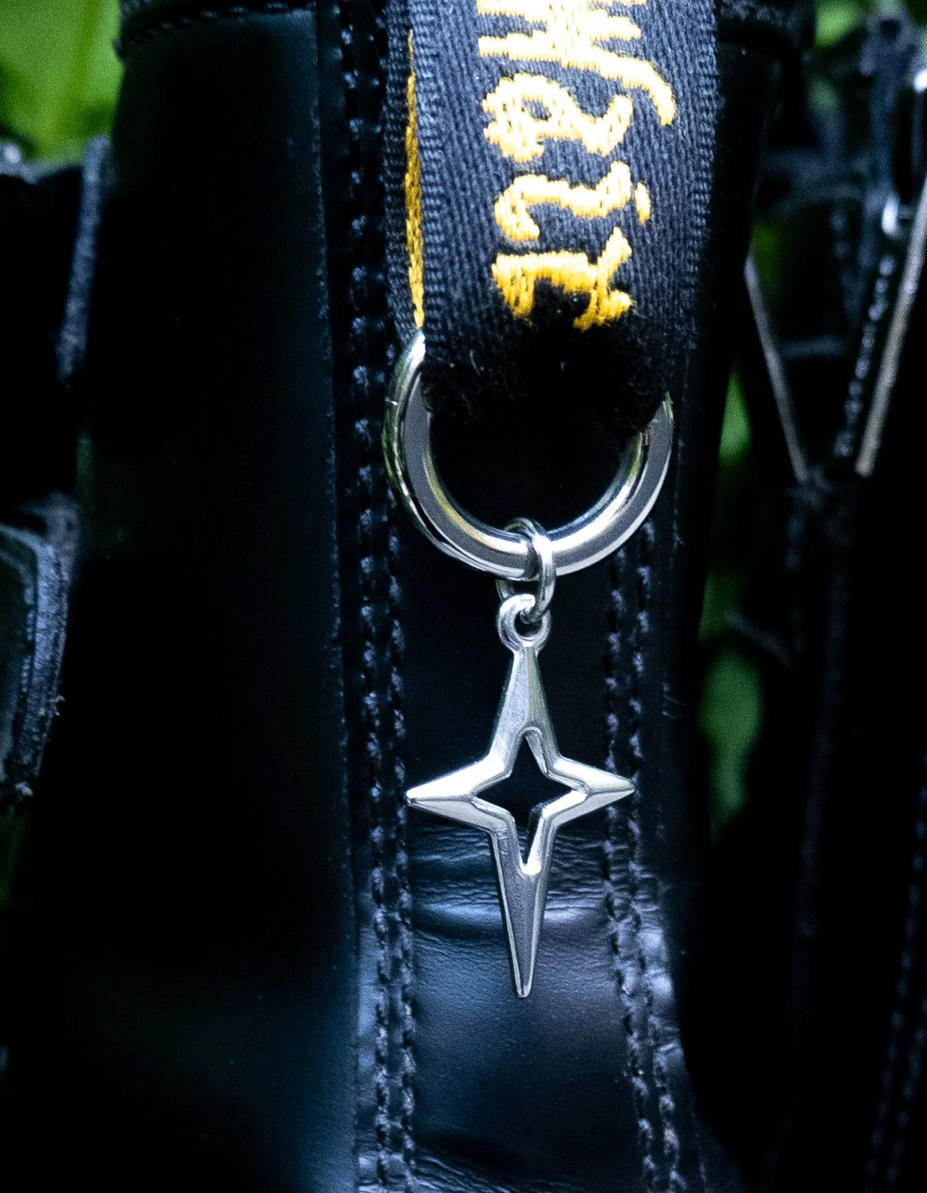 boot charm silver sparkle turned.jpg