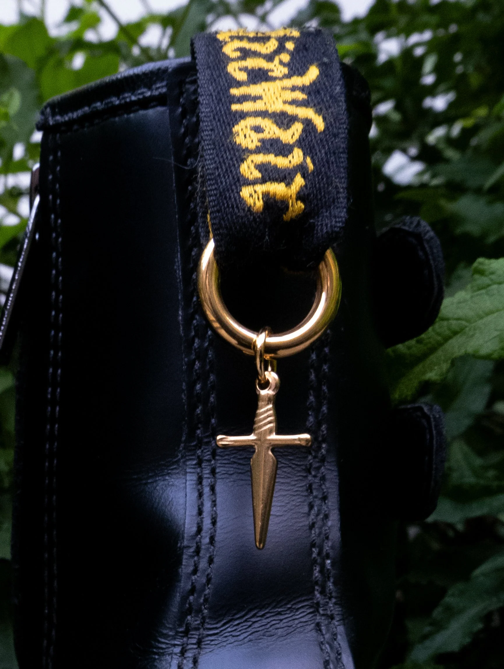 boot charm gold dagger.jpg