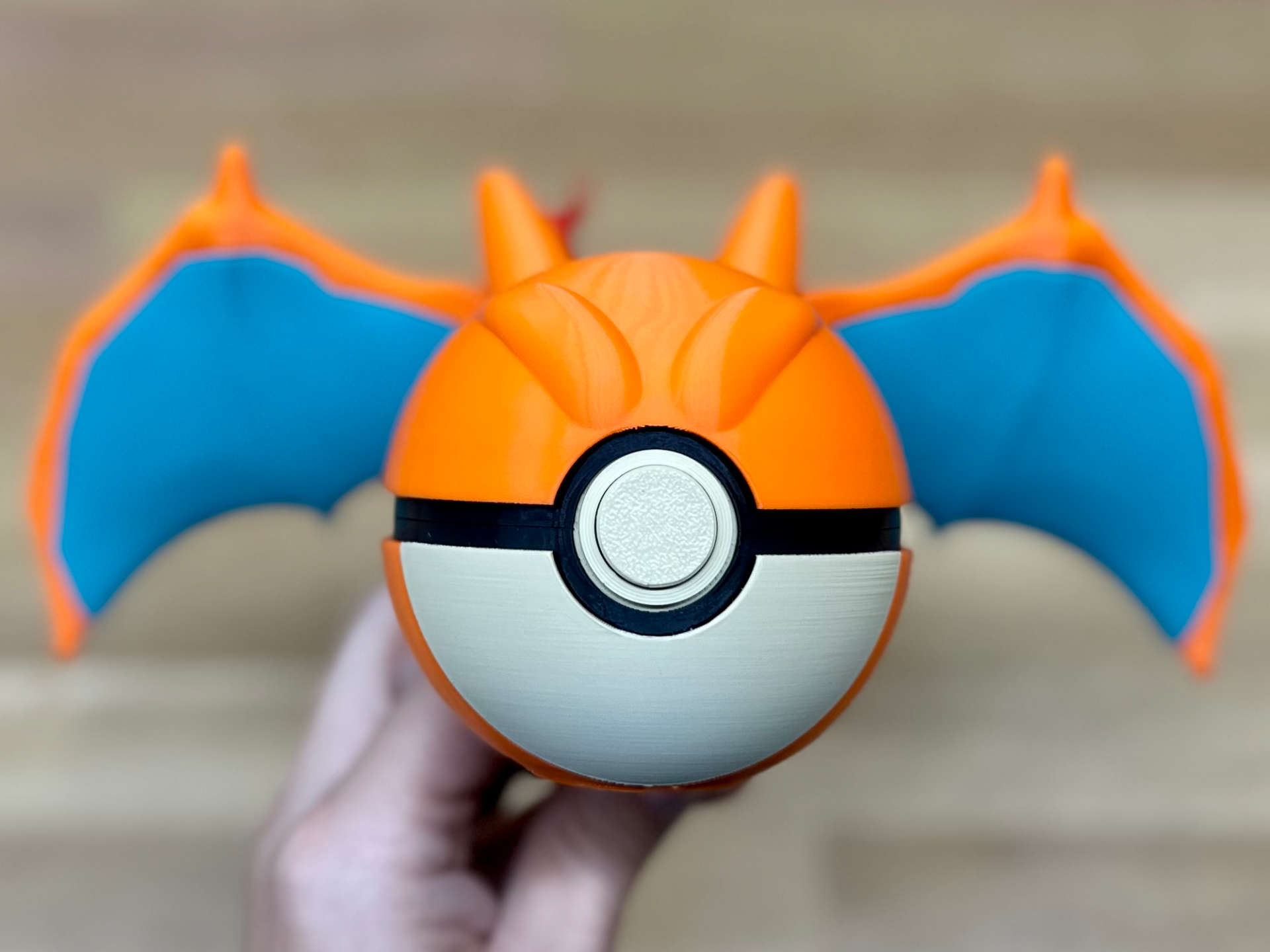 #0006 Charizard Ball