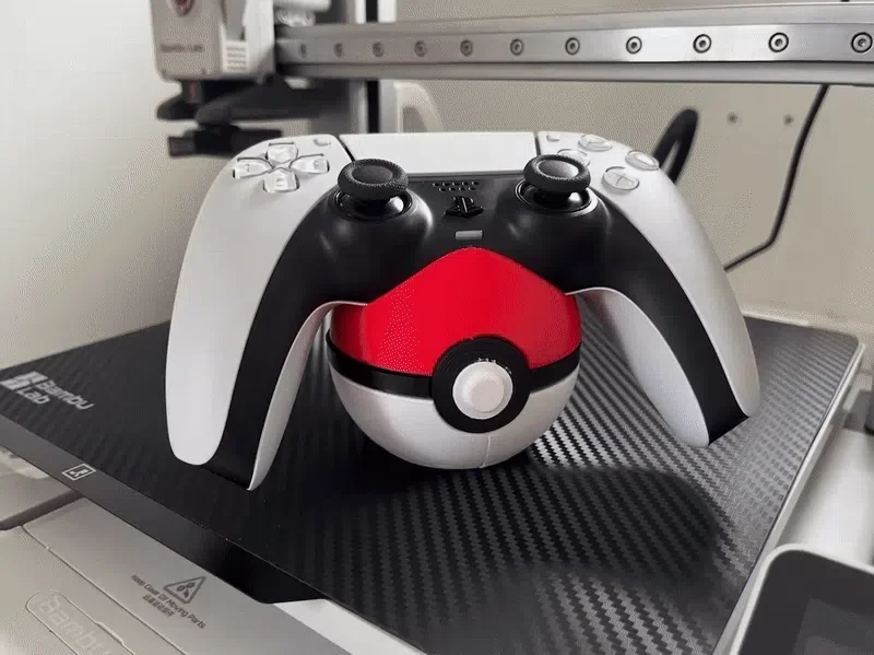 Pokéball Accessory Holder