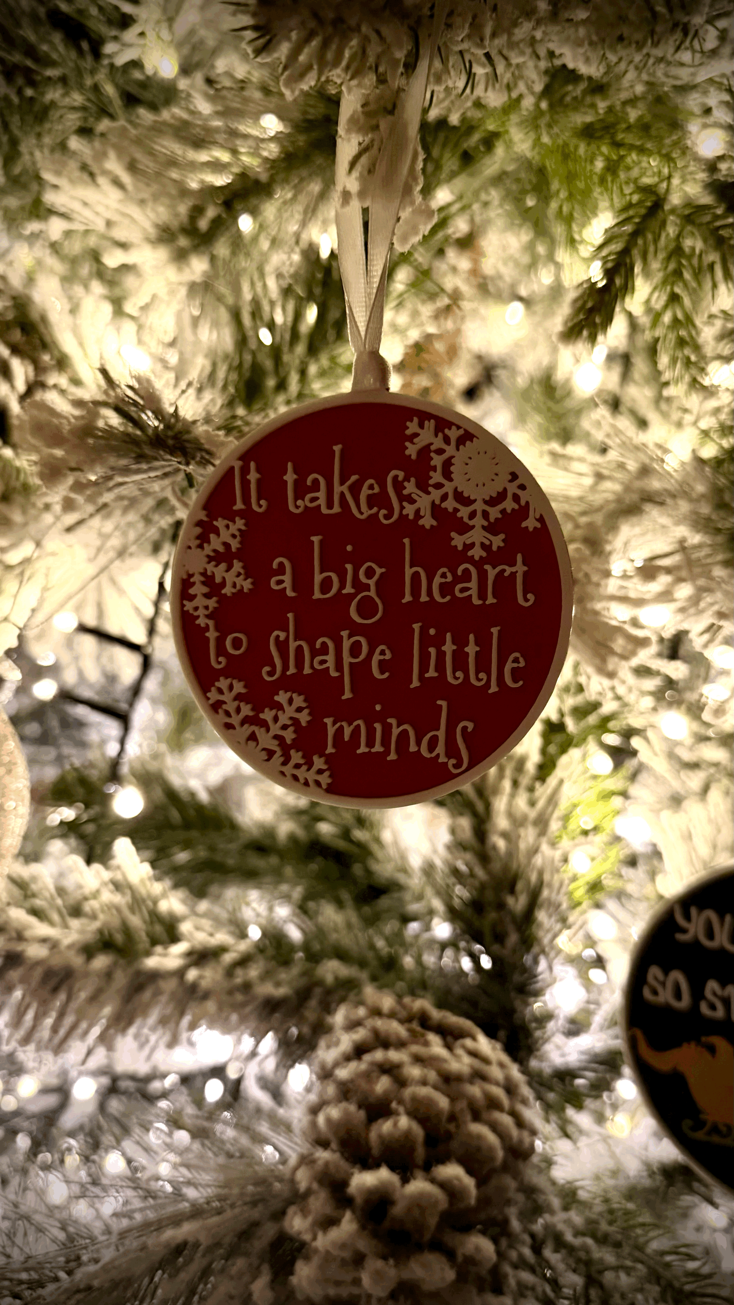 It Takes a Big Heart to Shape Little Minds Teacher Bauble