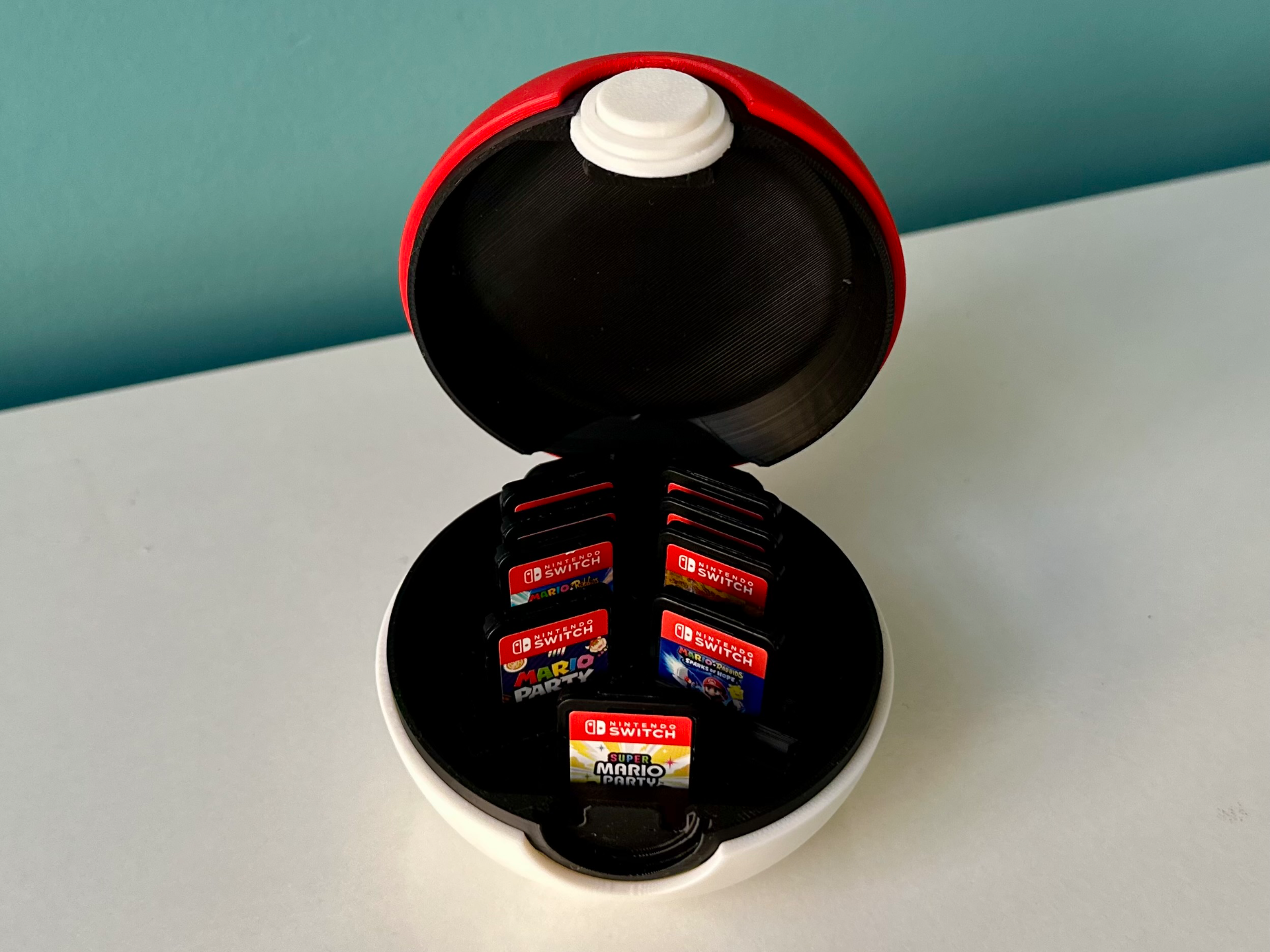 Nintendo Switch Game Case – Pokéball Style Cartridge Holder