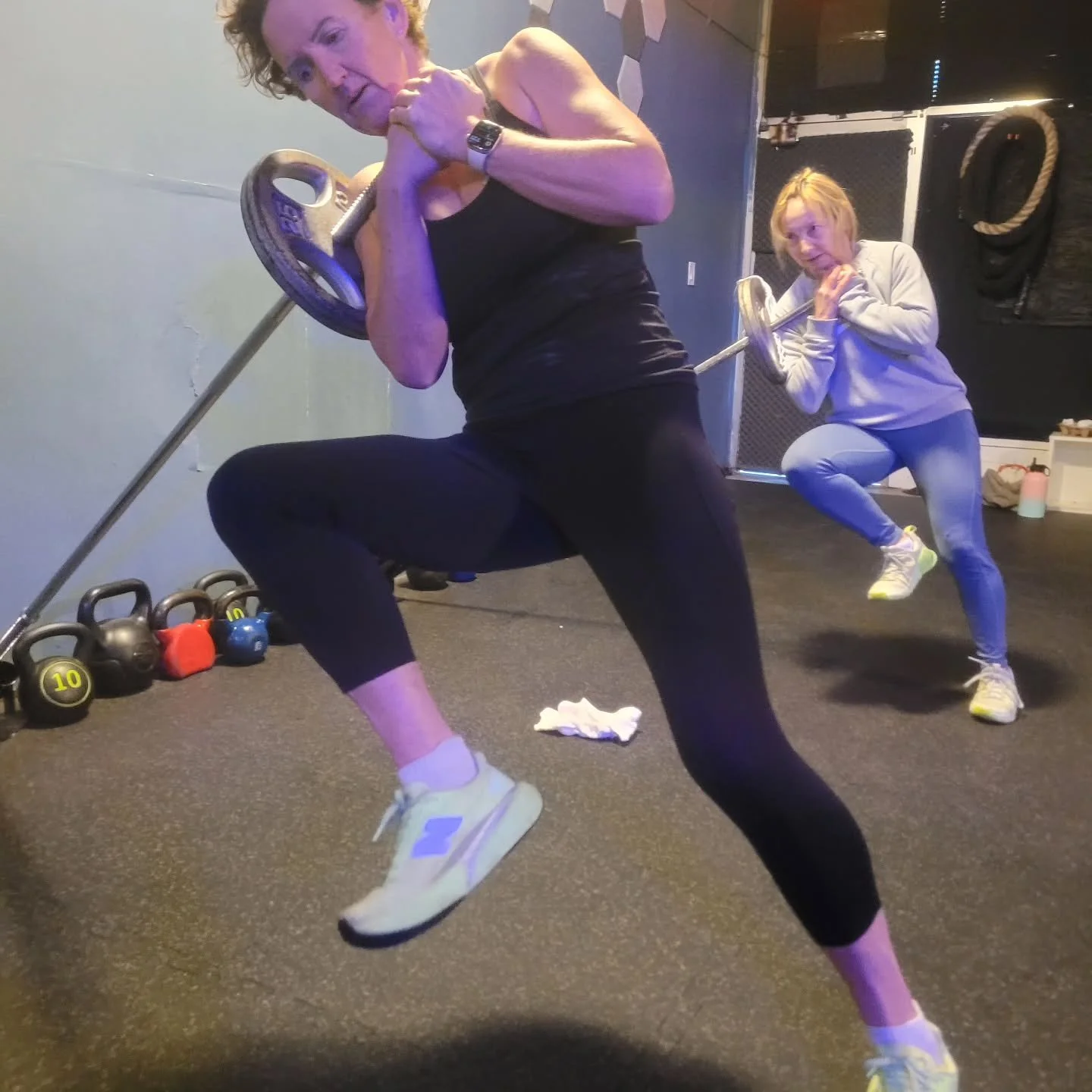 Ladies putting in the work!!

#landminegirl #barbell #lowerbody #legs #hyack