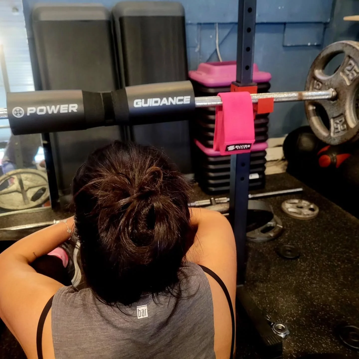 Chillin between sets

#bar #lowerbody #hyack