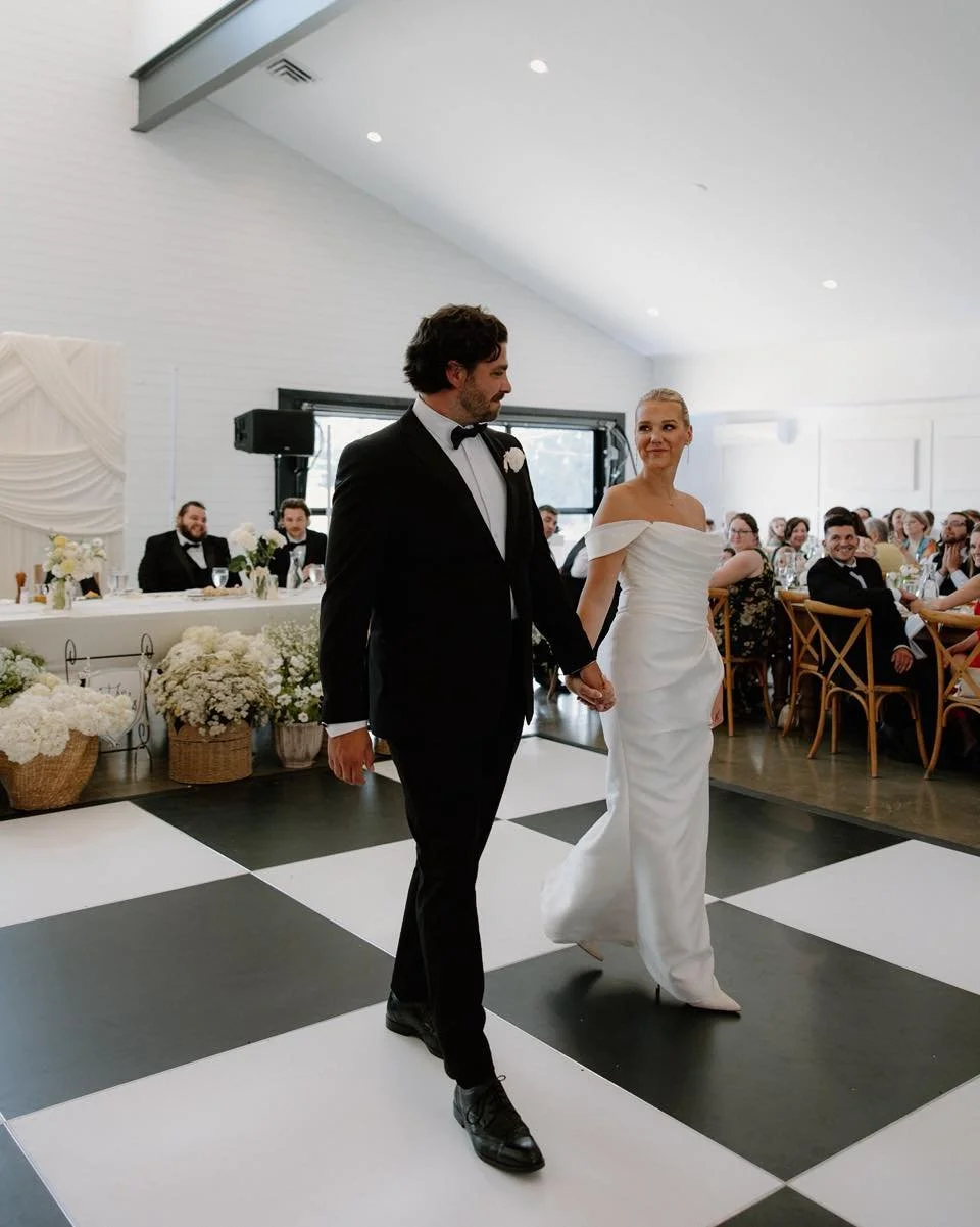 Class + elegance 🖤🤍

📸: @haleyaphoto 

#EventVenue #WeddingVenue #Venuelnspiration #SpecialEvents #ElegantVenues #VenueGoals #WeddingDreams #RusticWeddingVenue #LuxuryWeddings #WeddingPlanning #SaylDo #Bridallnspo #WeddingVibes #LocalLove #SmallBu